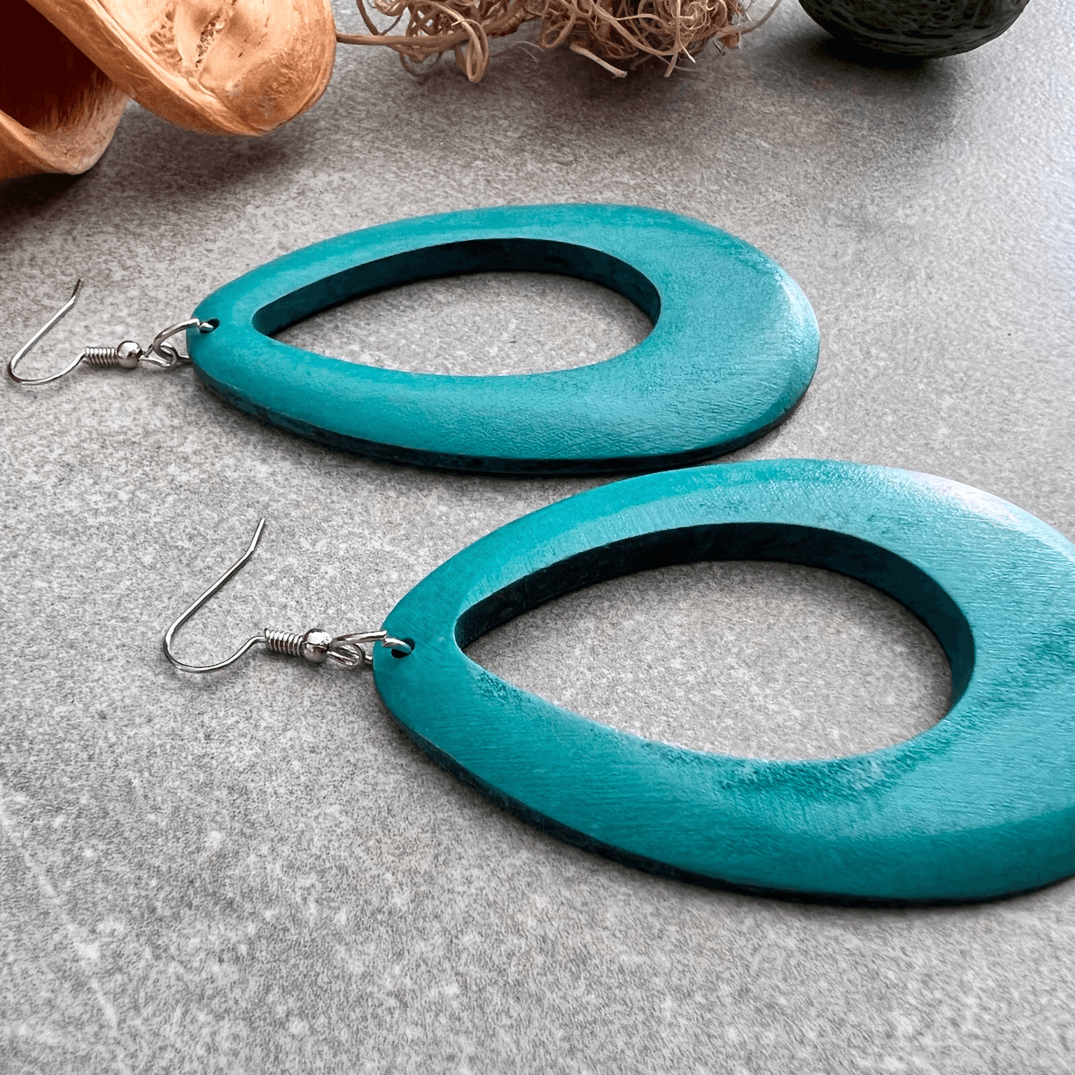 Boucles d’oreilles MAGALIE grandes gouttes bois bleu turquoise - Créations Uniques