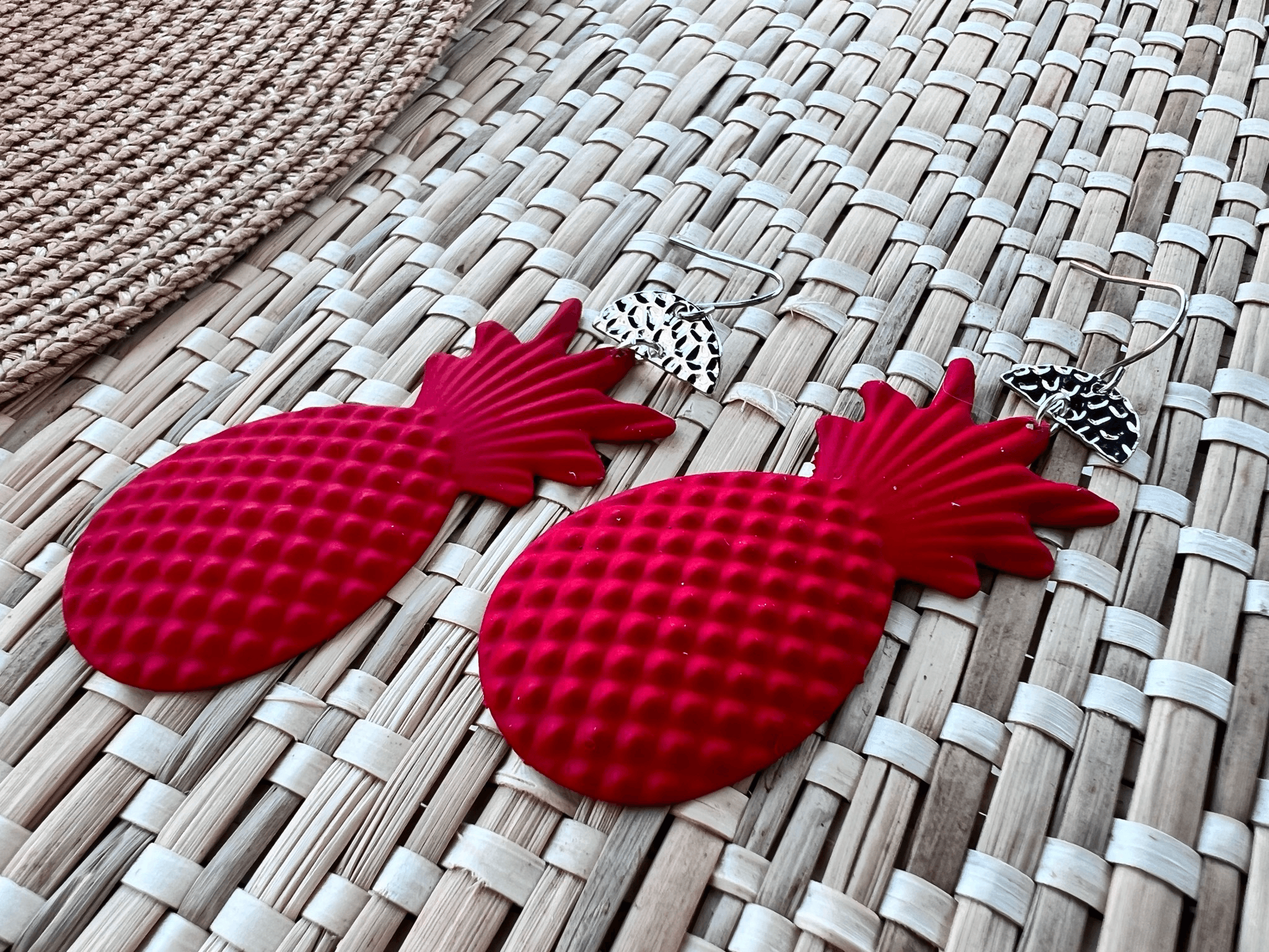 Boucles d’oreilles BRENDA ananas rouges - Créations Uniques - Créations Uniques