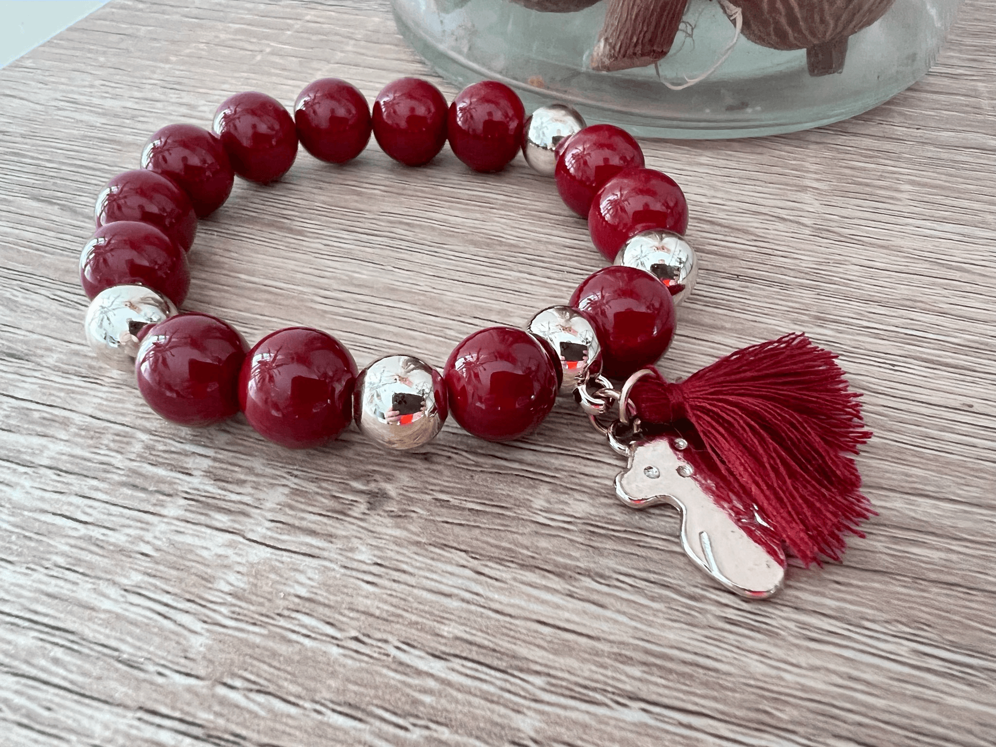 Bracelet pompon SIMON perles bordeaux - Créations Uniques