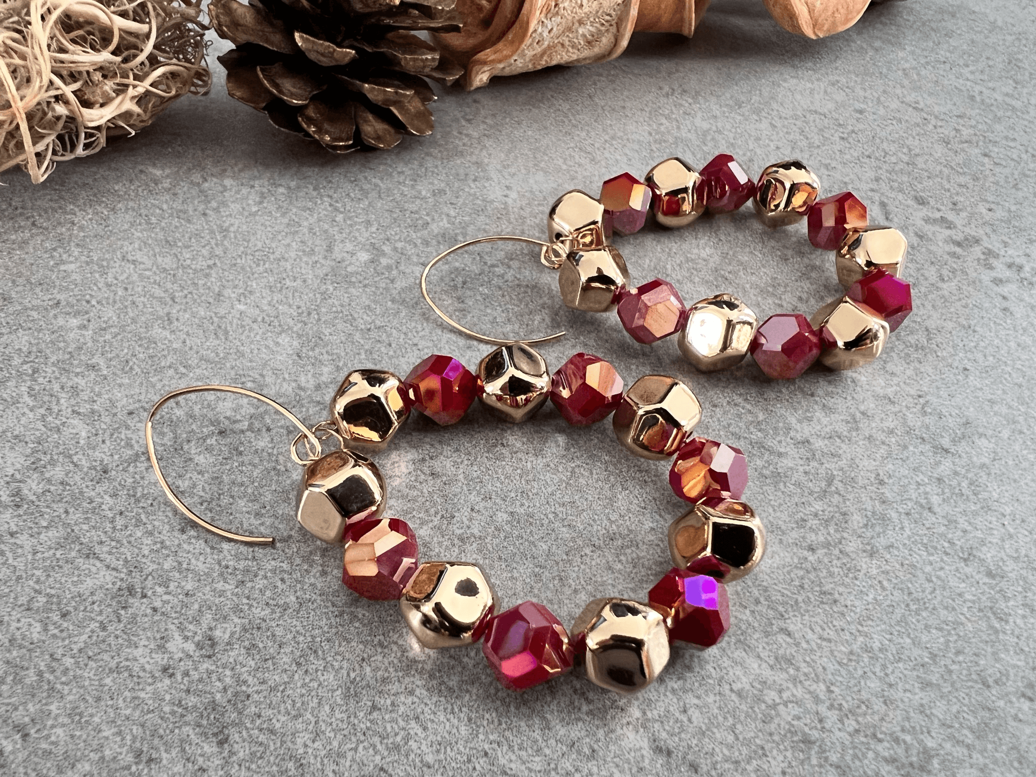 Boucles d’oreilles AMY - perles dorées et rose framboise - Créations Uniques