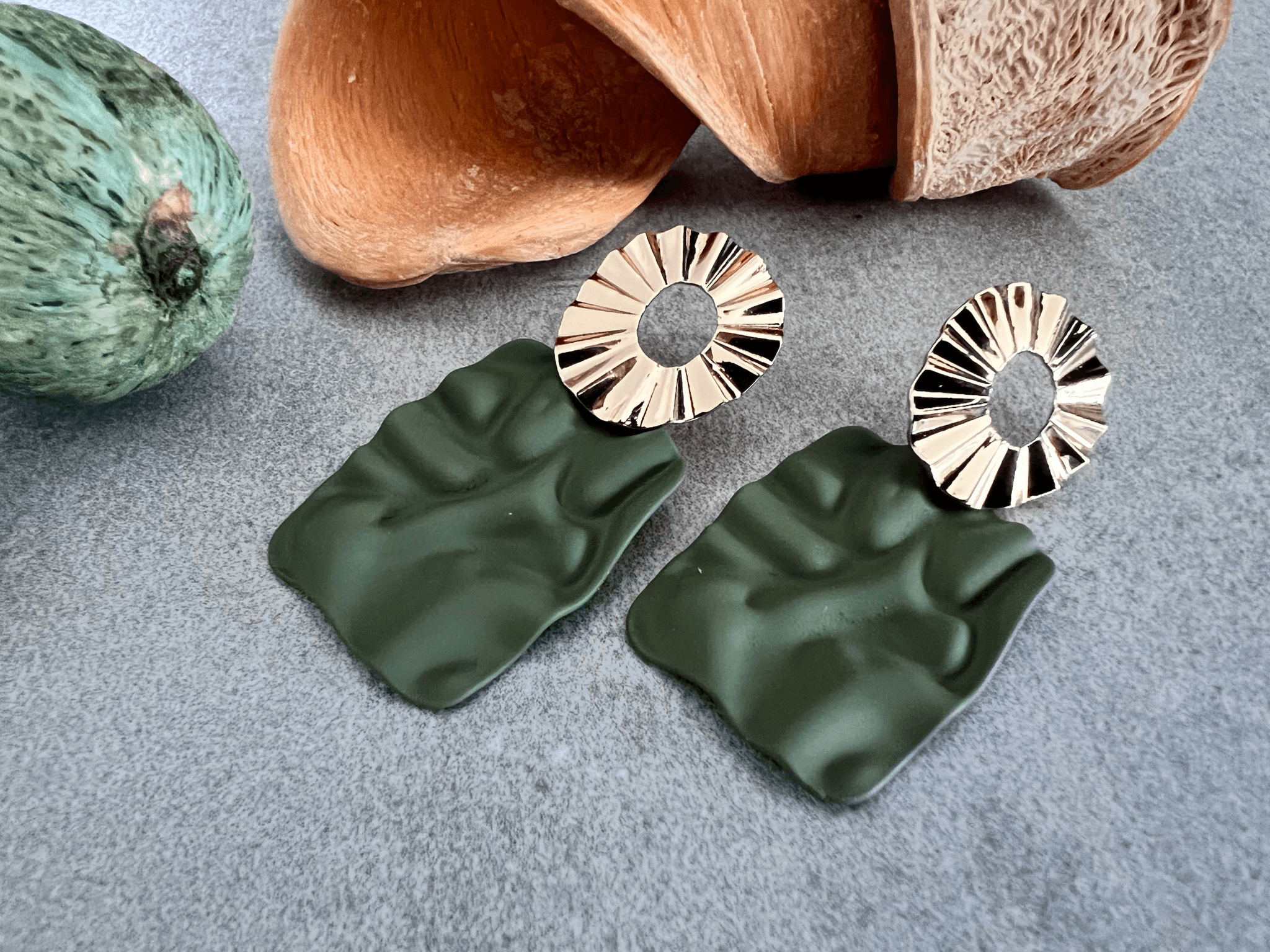 Boucles d’oreilles rectangles kaki DAPHNÉ - Créations Uniques