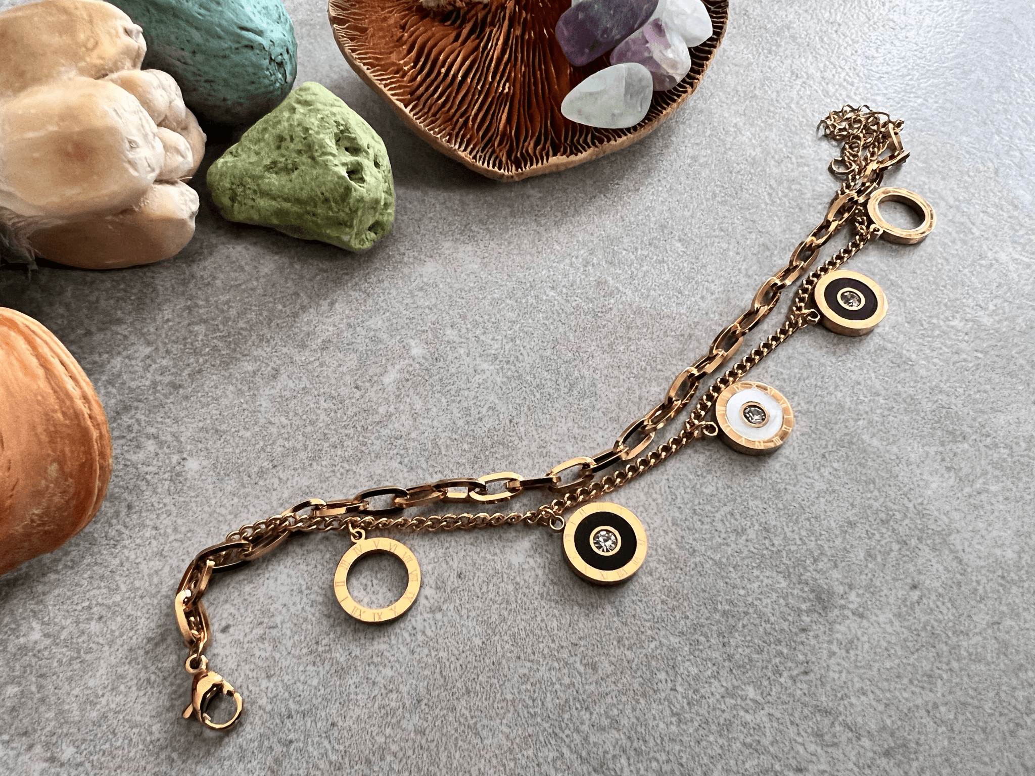 Bracelet doré VIVIANNE chiffres romains - Créations Uniques