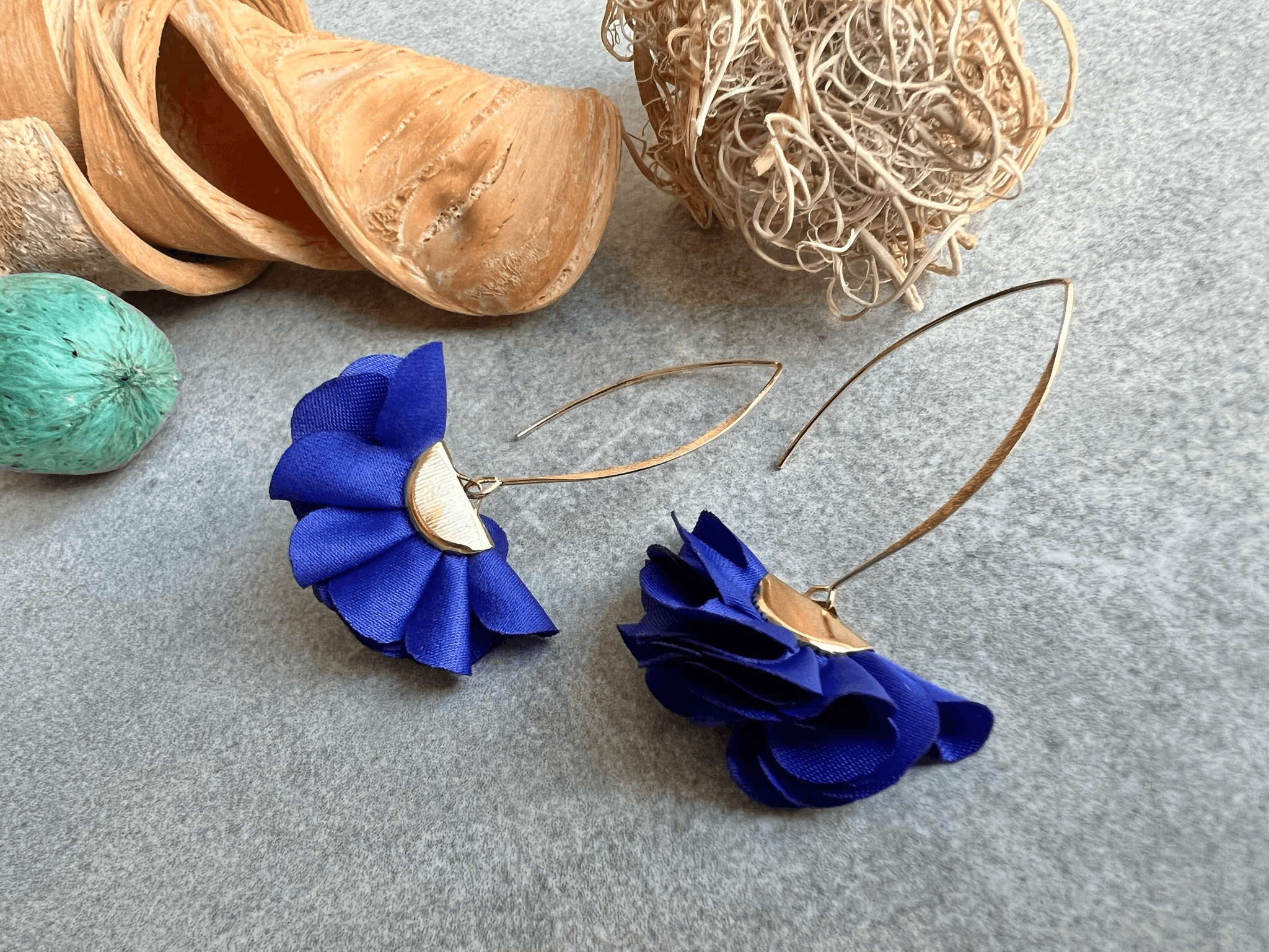 Boucles d’oreilles LORELEI pampilles tissu bleu roi - Créations Uniques - Créations Uniques