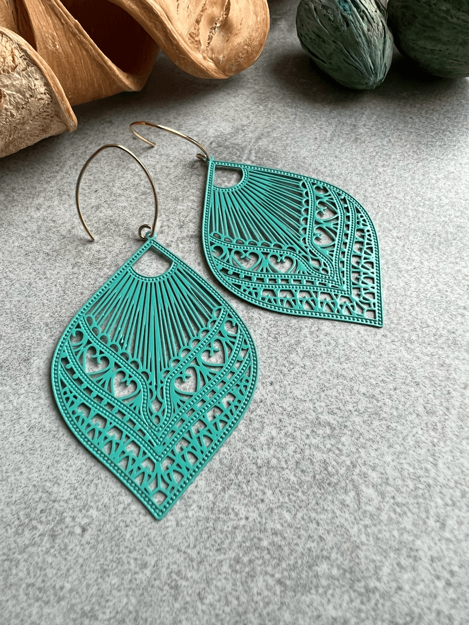 Boucles d’oreilles LUCIA gouttes vertes légères - Créations Uniques