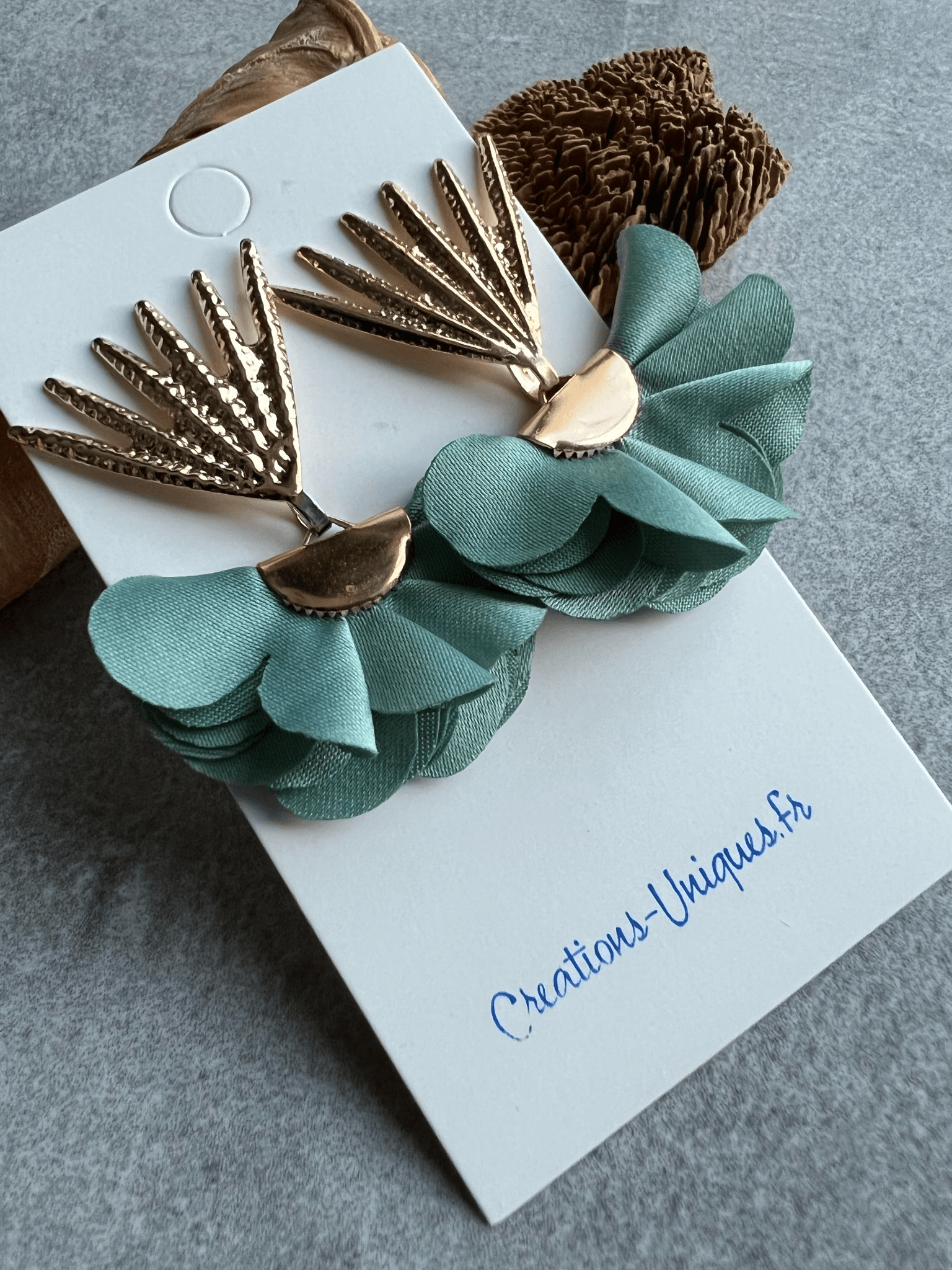 Boucles d’oreilles JACQUELINE pampilles tissu vert - Créations Uniques - Créations Uniques