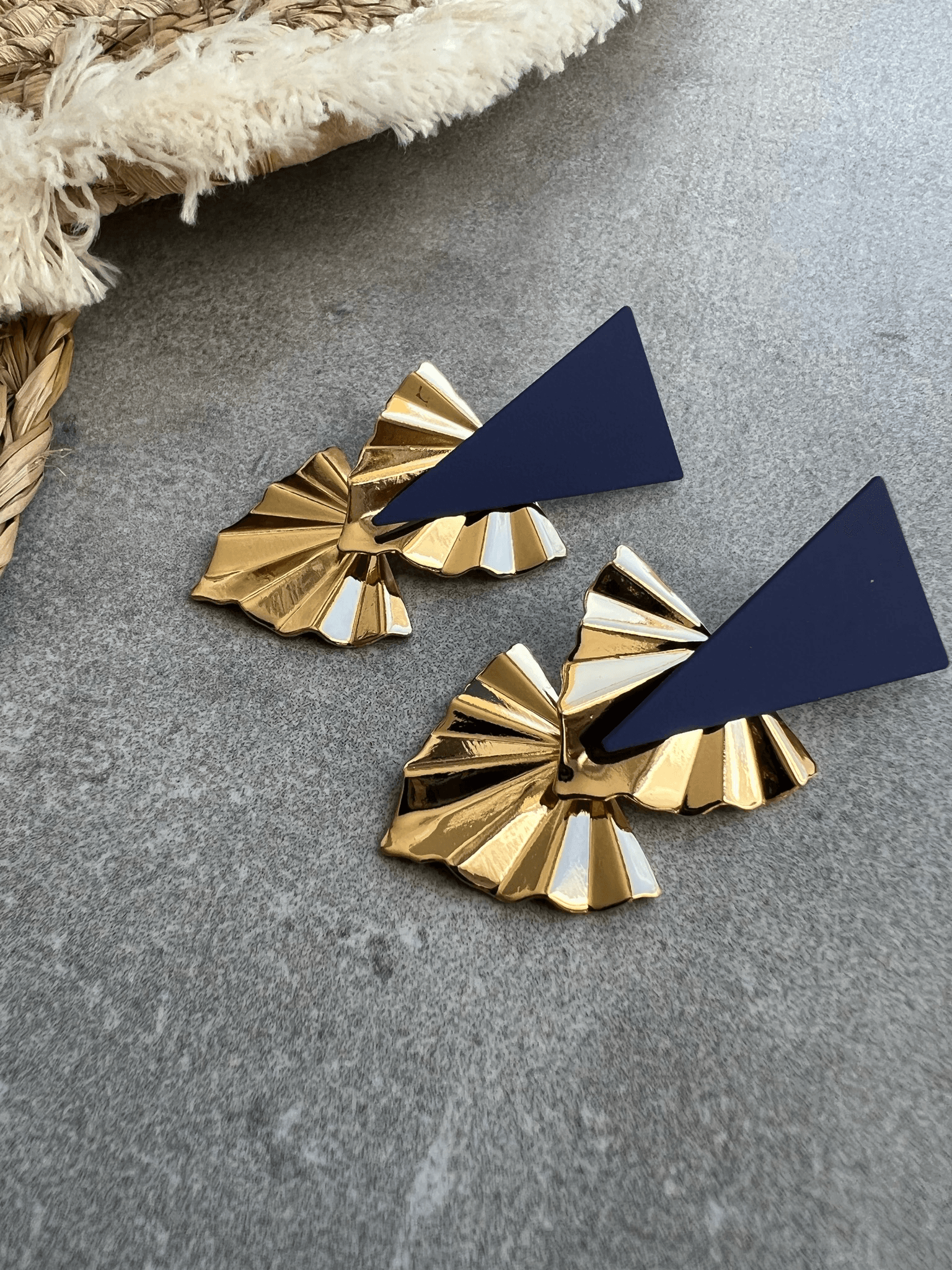 Boucles d’oreilles ADELIA triangles dorés superposés - Créations Uniques - Créations Uniques