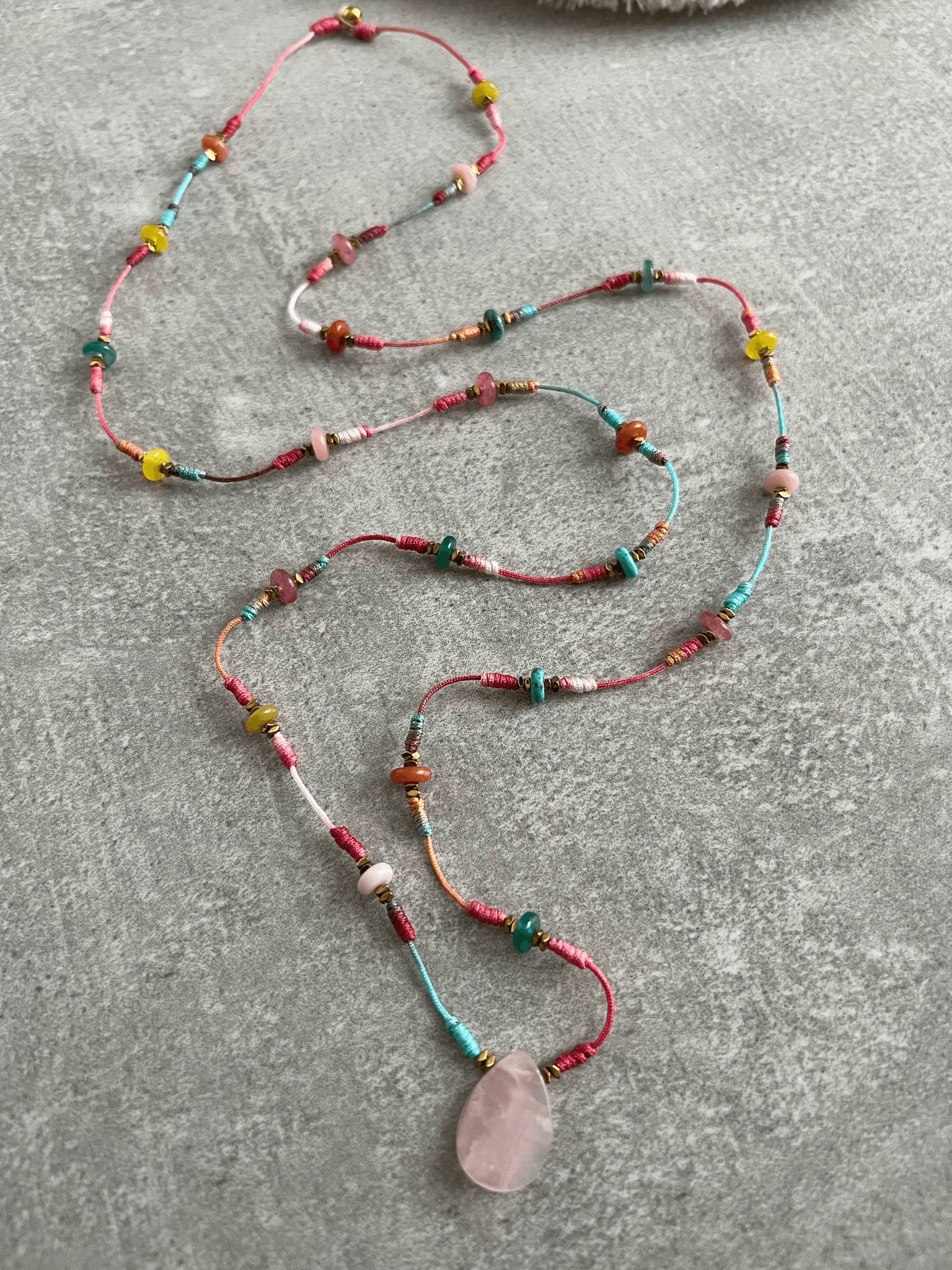 Collier HONSHU multicolore et pendentif pastel - Créations Uniques