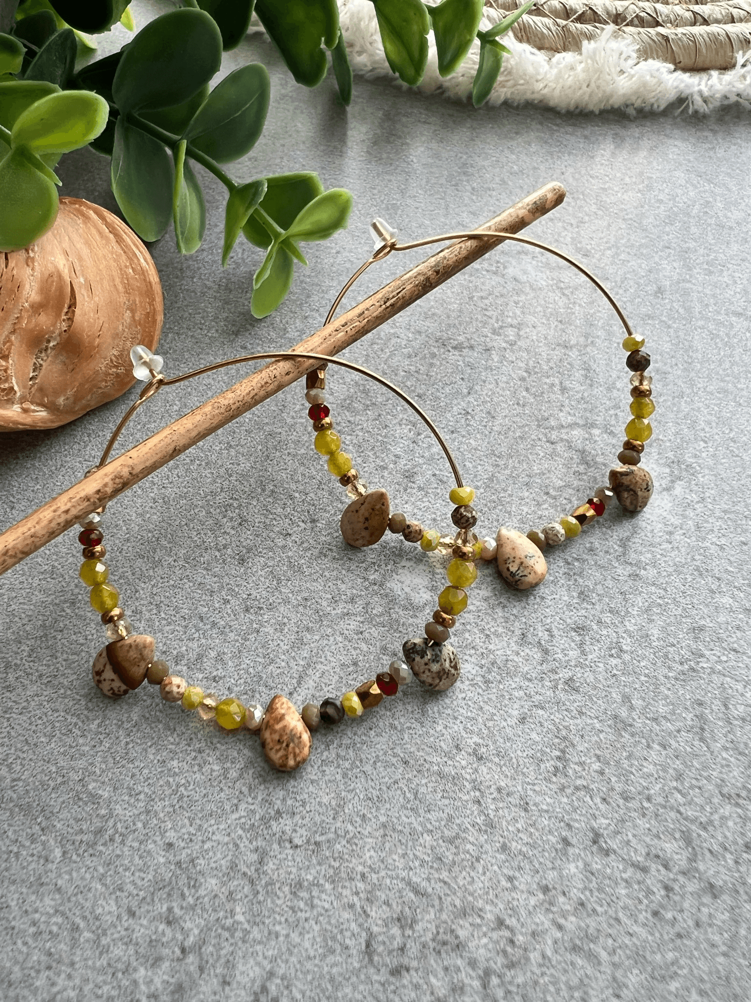 Boucles d’oreilles ISABELLE créoles décorées de perles - Créations Uniques