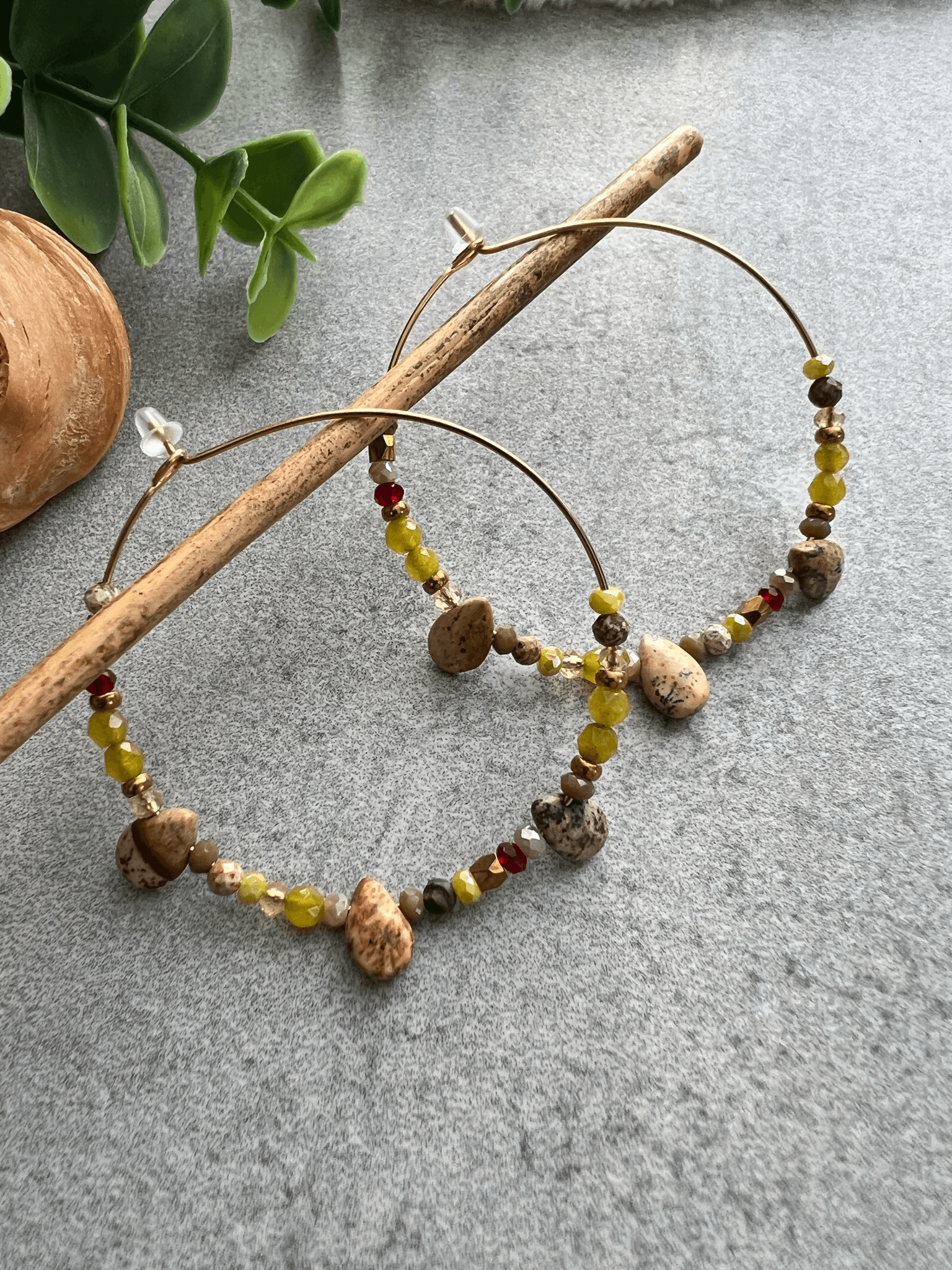 Boucles d’oreilles ISABELLE créoles décorées de perles - Créations Uniques