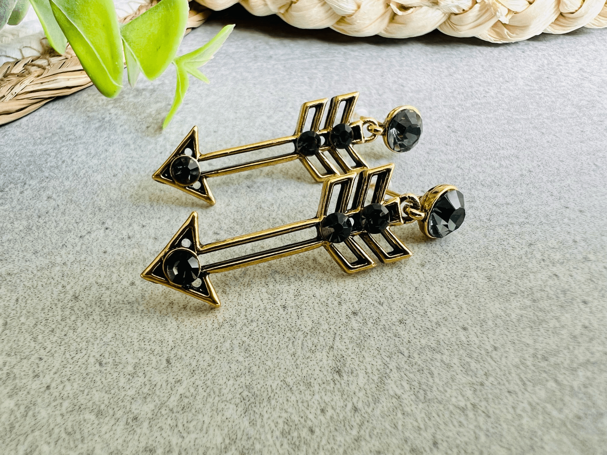 Boucles d’oreilles MARIE-JOSÉE flèches dorées brillantes - Créations Uniques