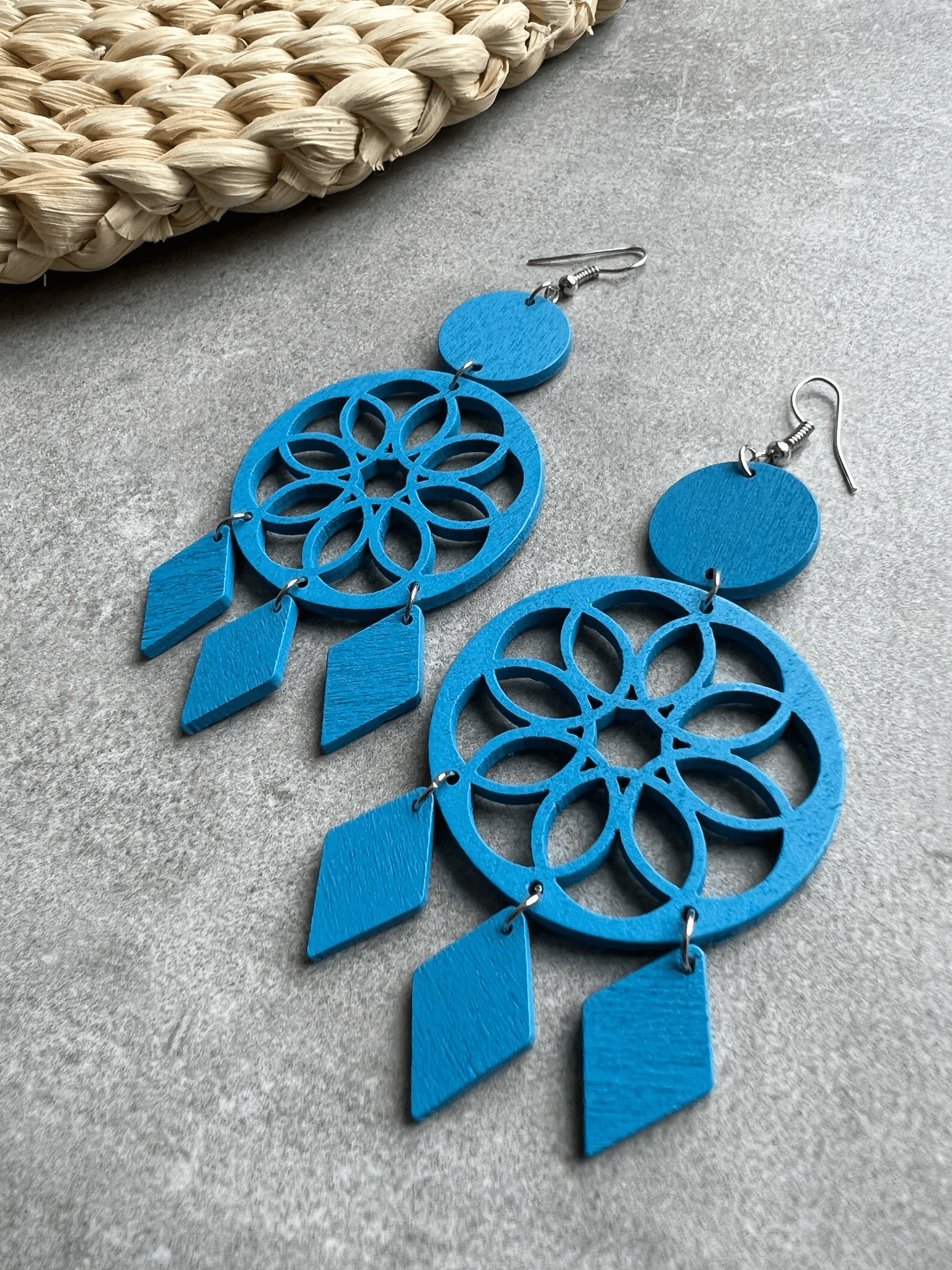 Boucles d’oreilles LILOU attrape-rêves bois bleu - Créations Uniques