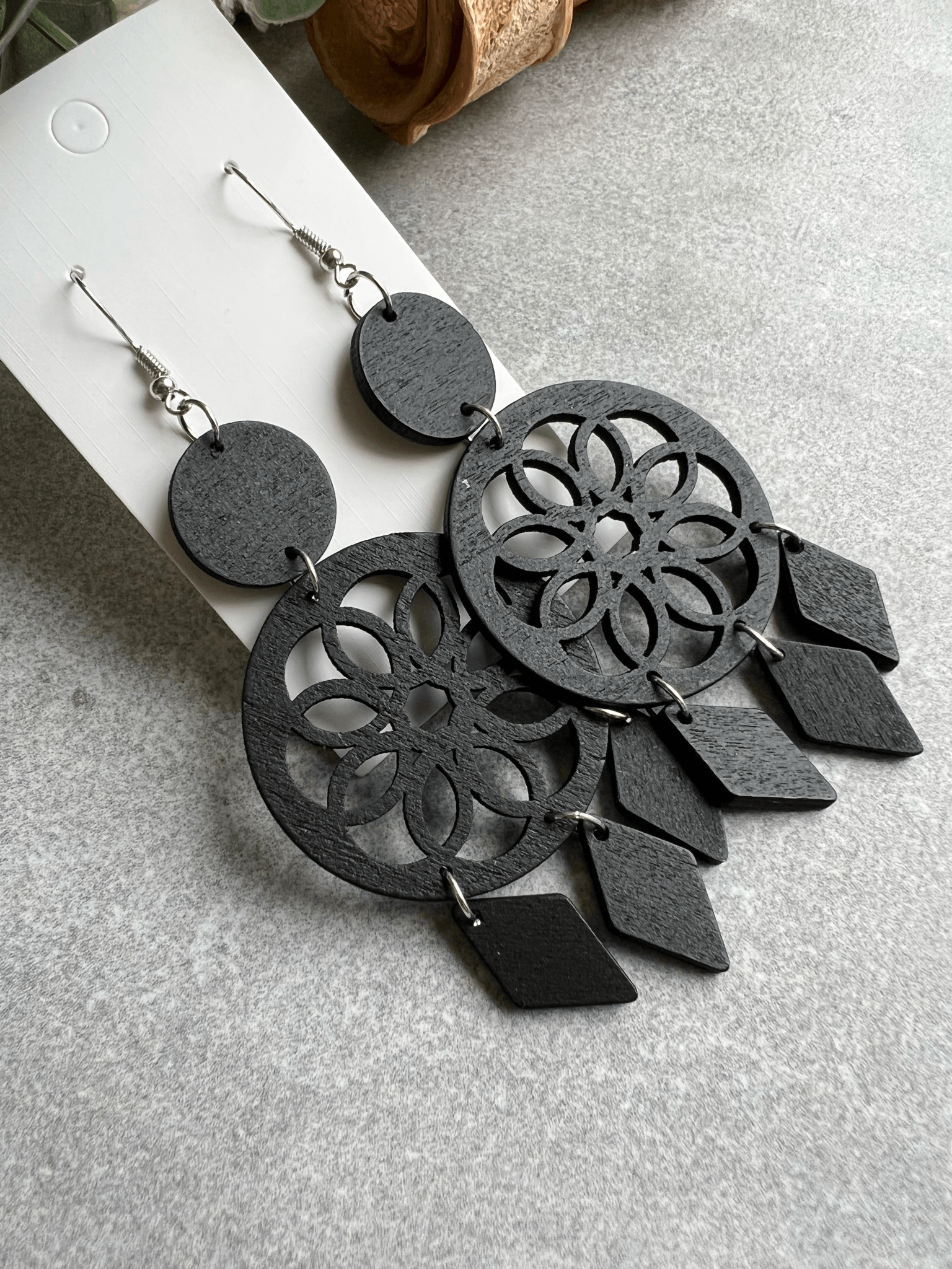 Boucles d’oreilles LILOU attrape-rêves bois noir - Créations Uniques