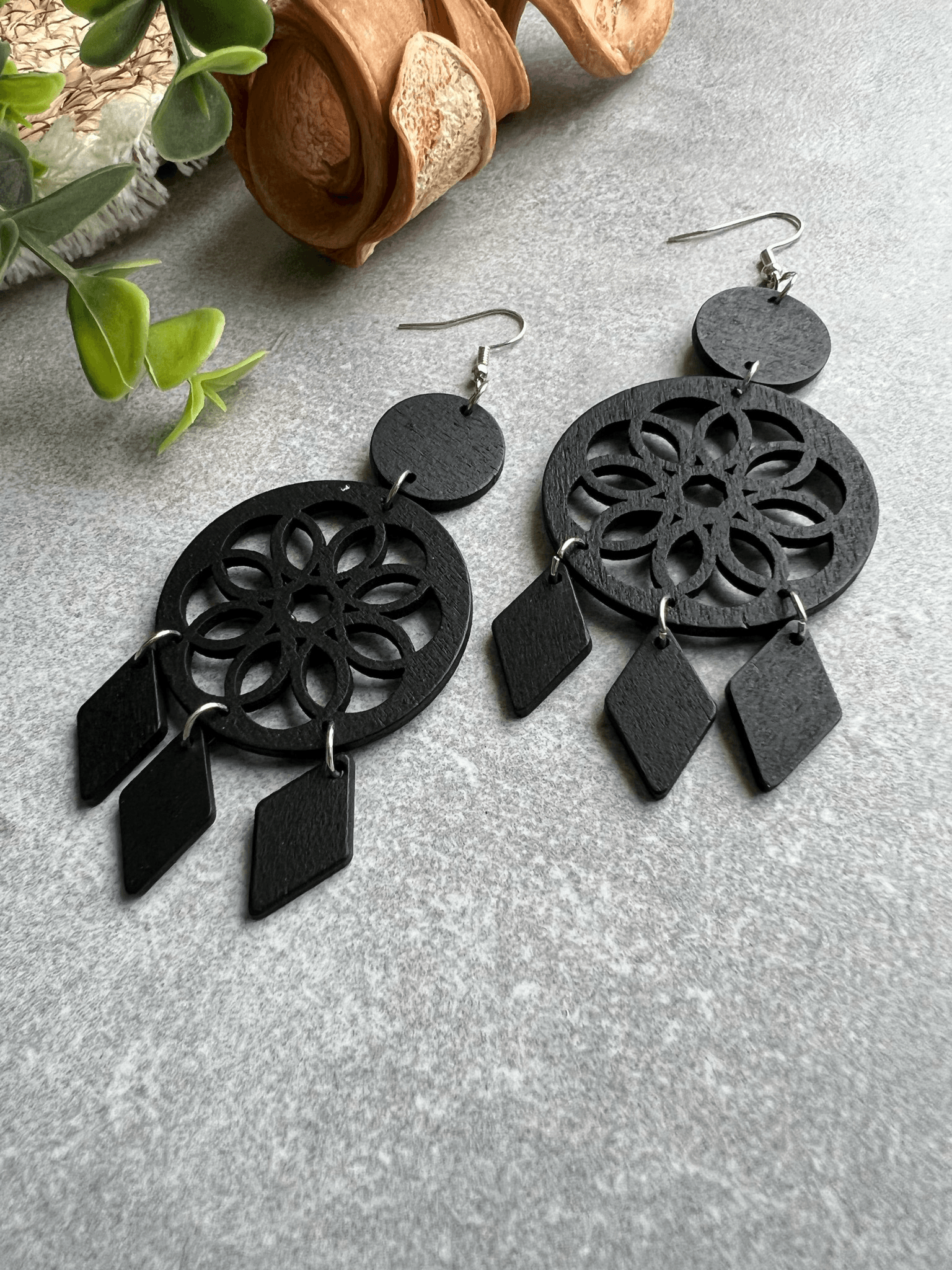 Boucles d’oreilles LILOU attrape-rêves bois noir - Créations Uniques