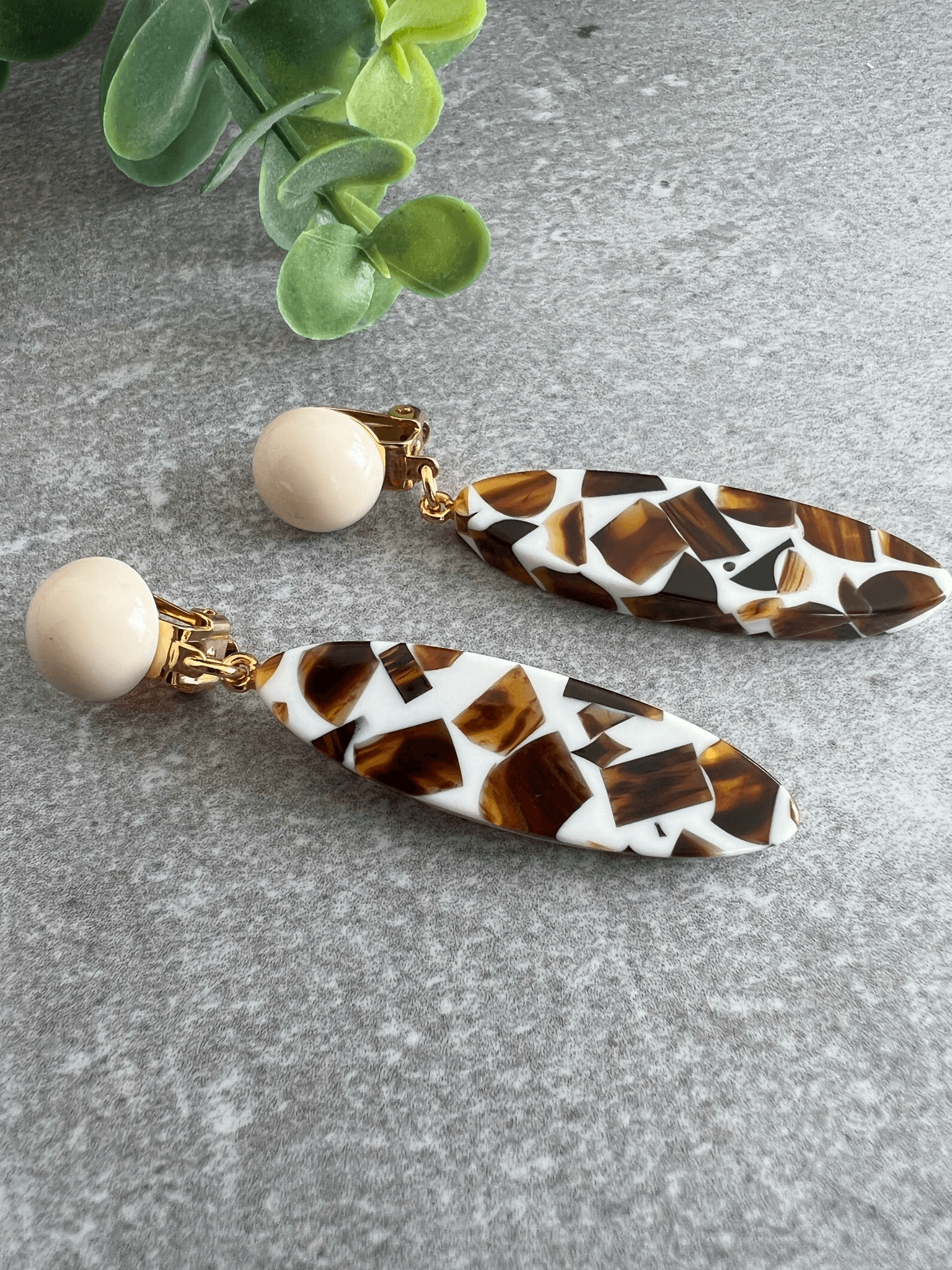 Clips beige SIDONIE écaille de tortue - création Francine Bramli - Créations Uniques