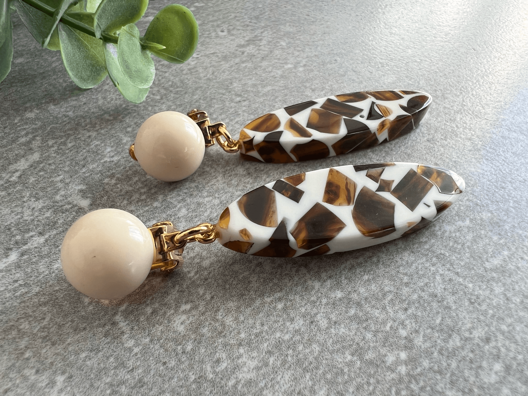 Clips beige SIDONIE écaille de tortue - création Francine Bramli - Créations Uniques