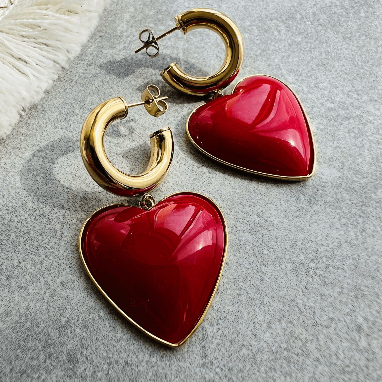 Boucles d’oreilles ADDISON Cœurs rouge grenat - Créations Uniques