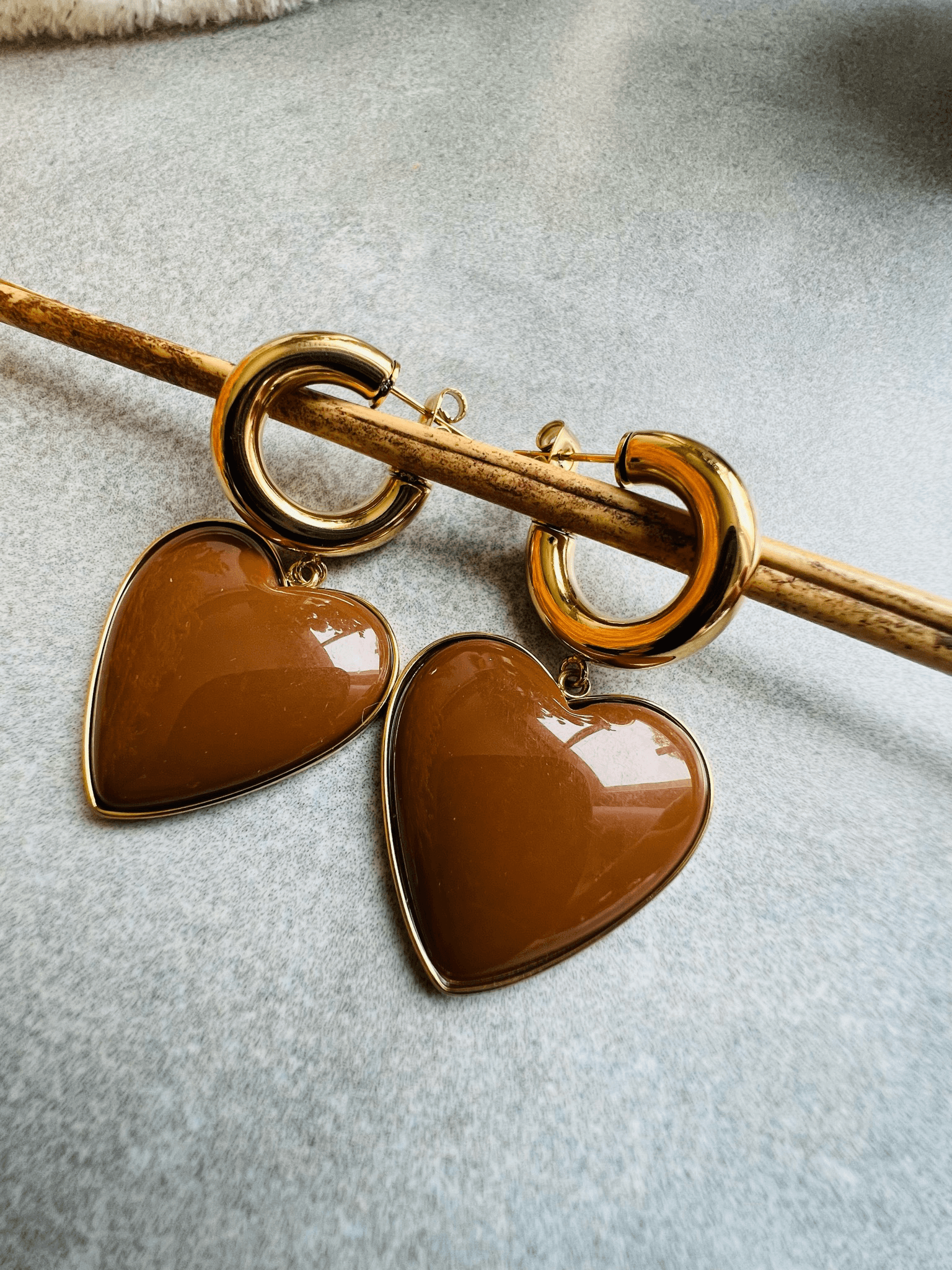Boucles d’oreilles ADDISON Cœurs marrons - Créations Uniques