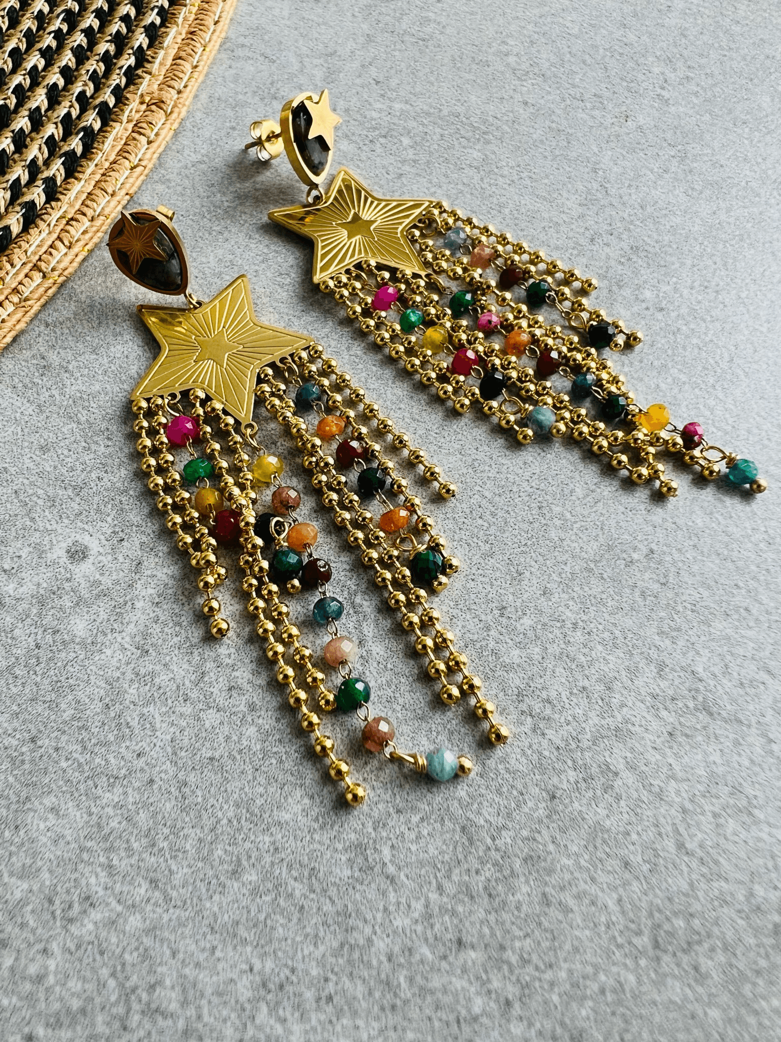 Boucles d’oreilles REGGIE étoiles dorées et perles multicolores - Créations Uniques