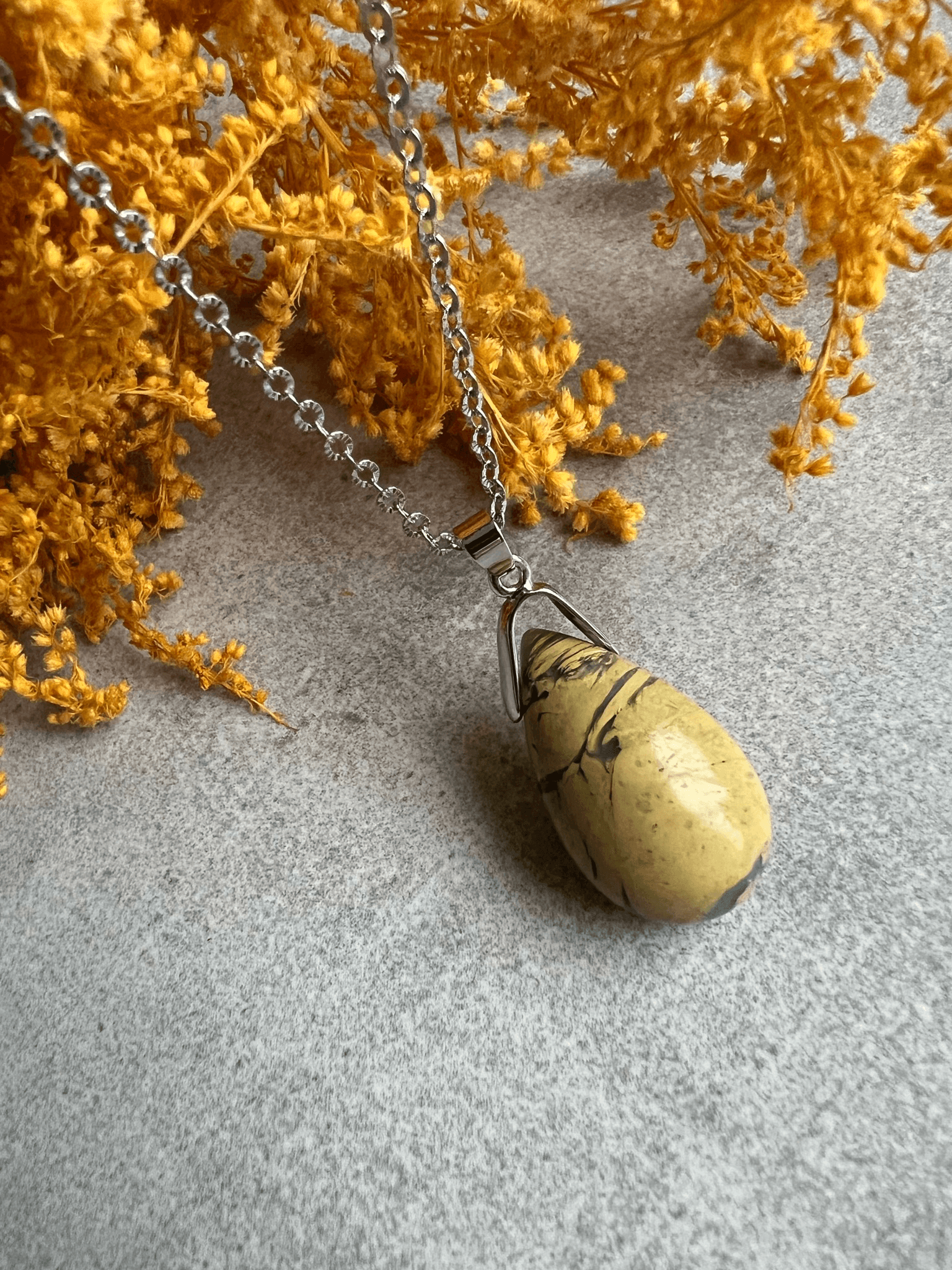 Collier pendentif goutte MUSCOVITE - Créations Uniques - Créations Uniques