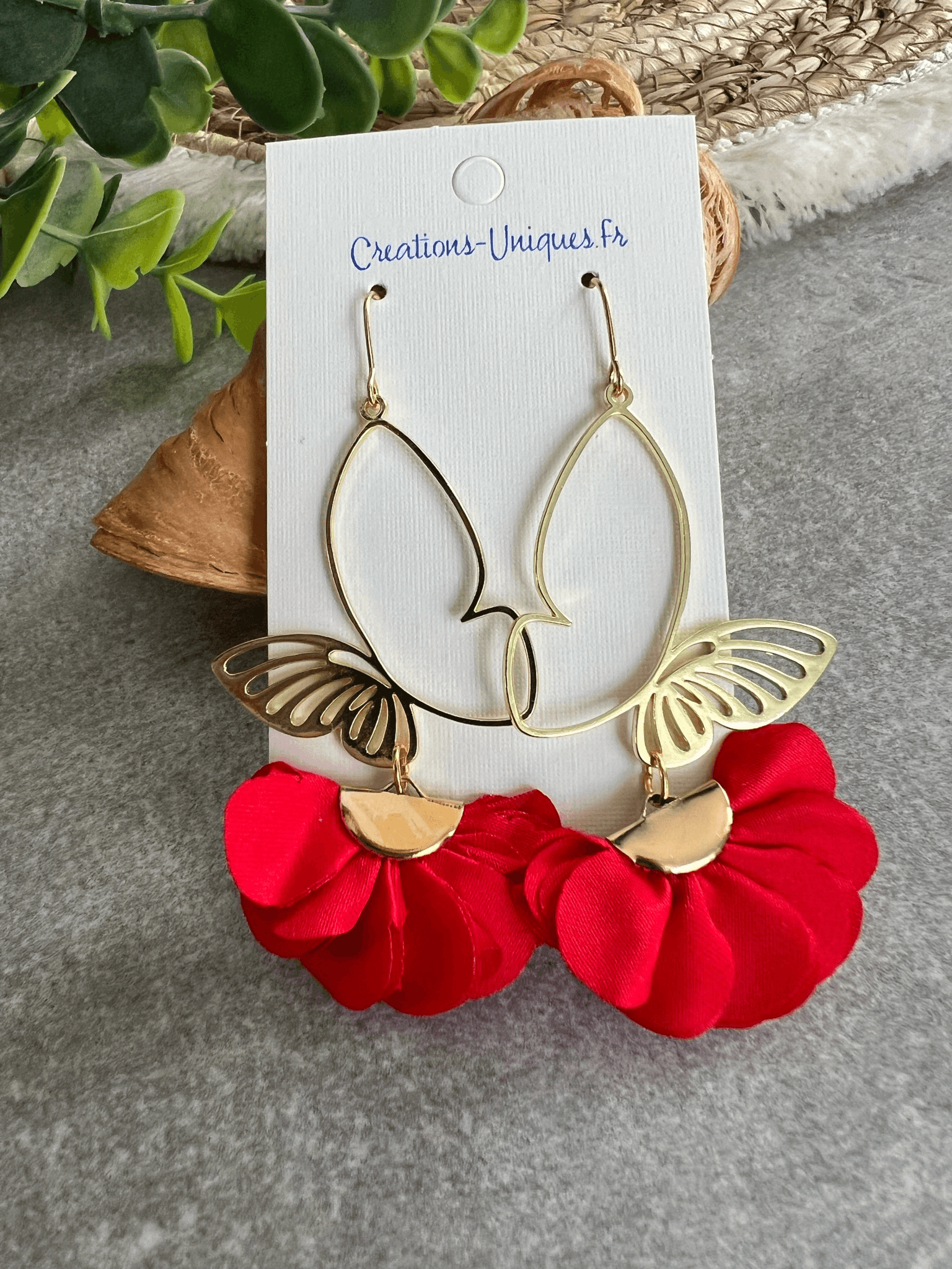 Boucles d’oreilles SUZETTE papillons dorés et pampilles tissu rouge - Créations Uniques - Créations Uniques