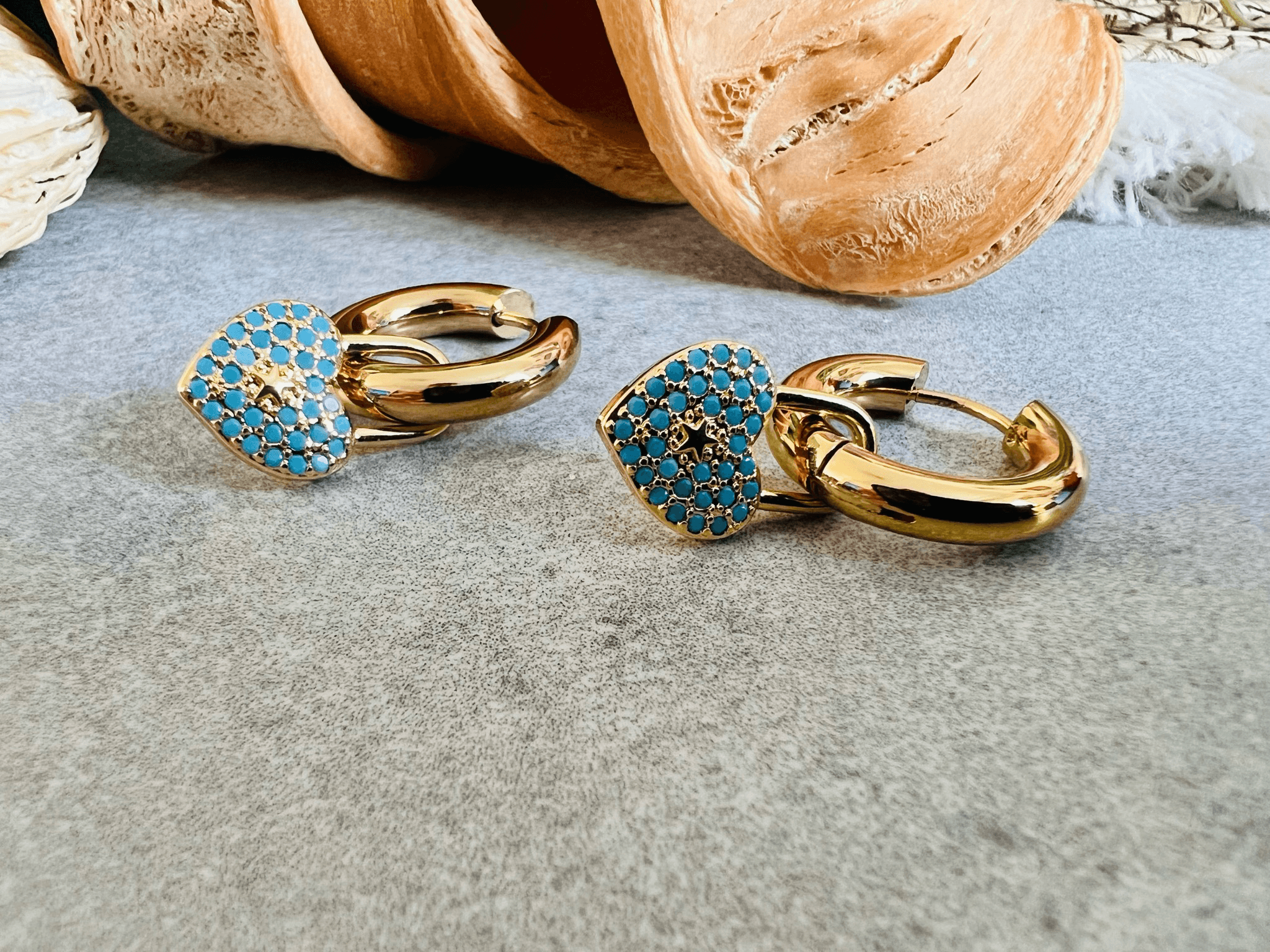 Boucles d’oreilles KAROLINA créoles cœurs strass bleus cadenas - Créations Uniques