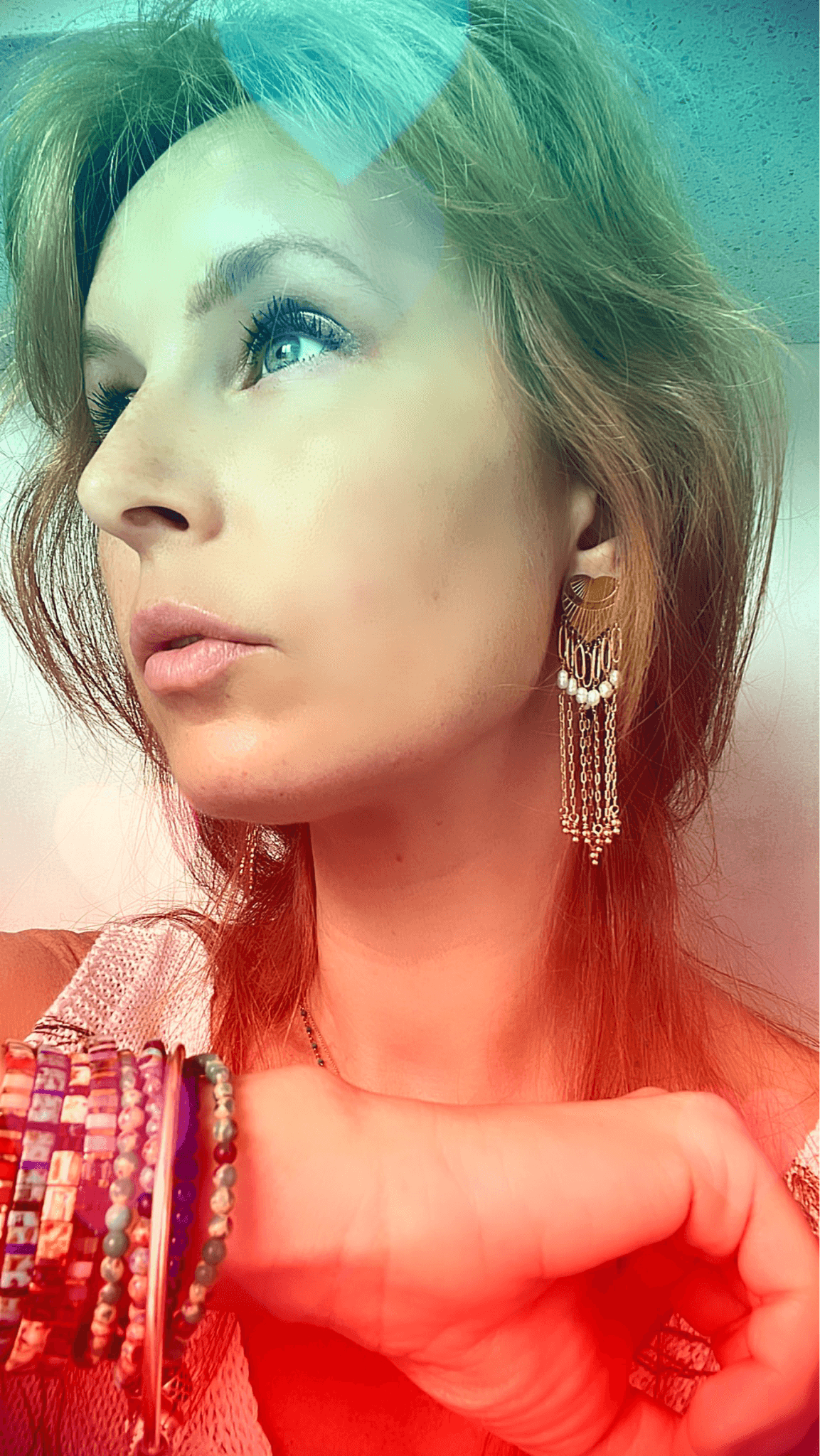 Boucles d’oreilles MADDIE style bohème, cœurs, perles blanches et chaînes dorées - Créations Uniques