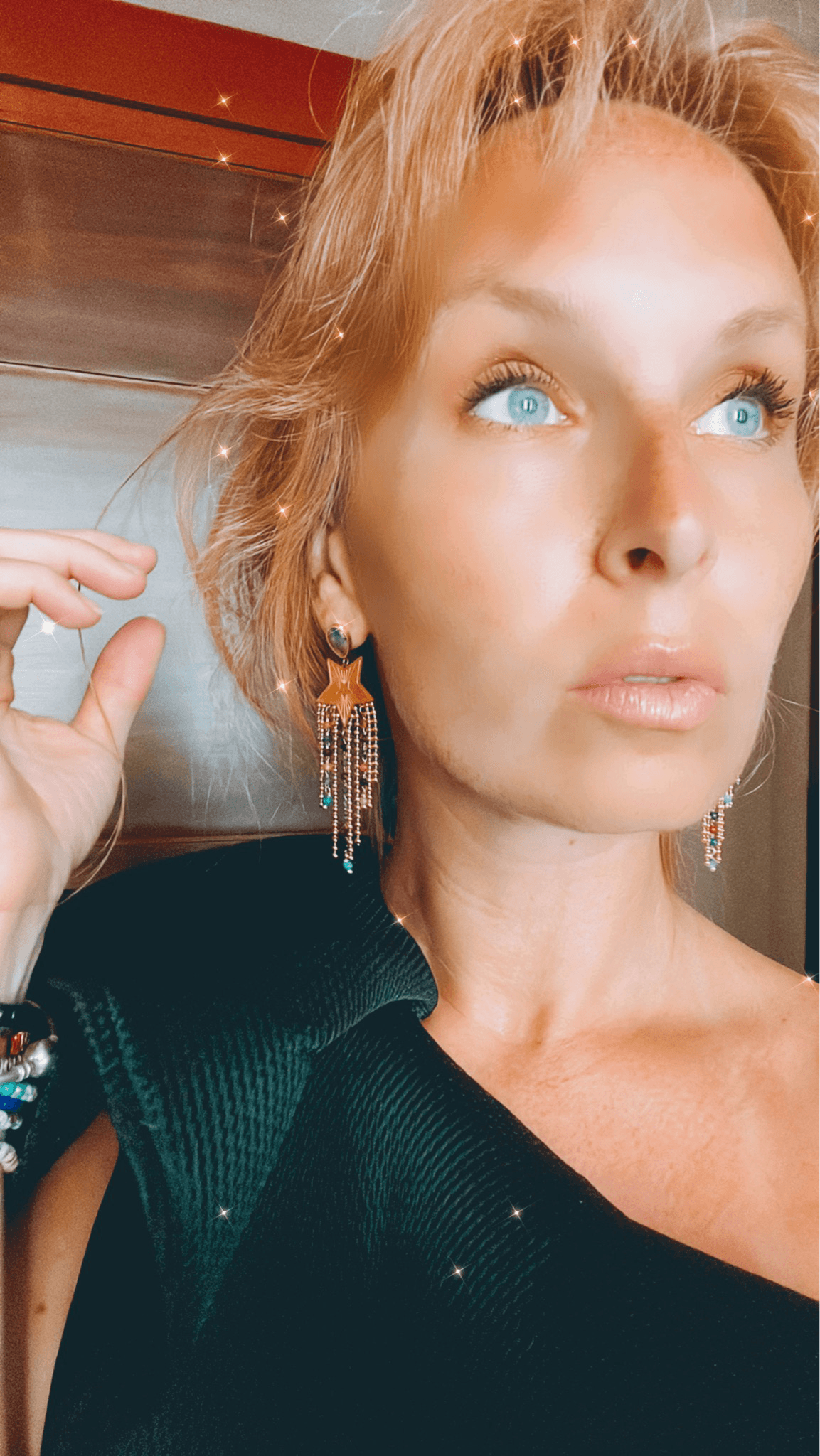 Boucles d’oreilles REGGIE étoiles dorées et perles multicolores - Créations Uniques