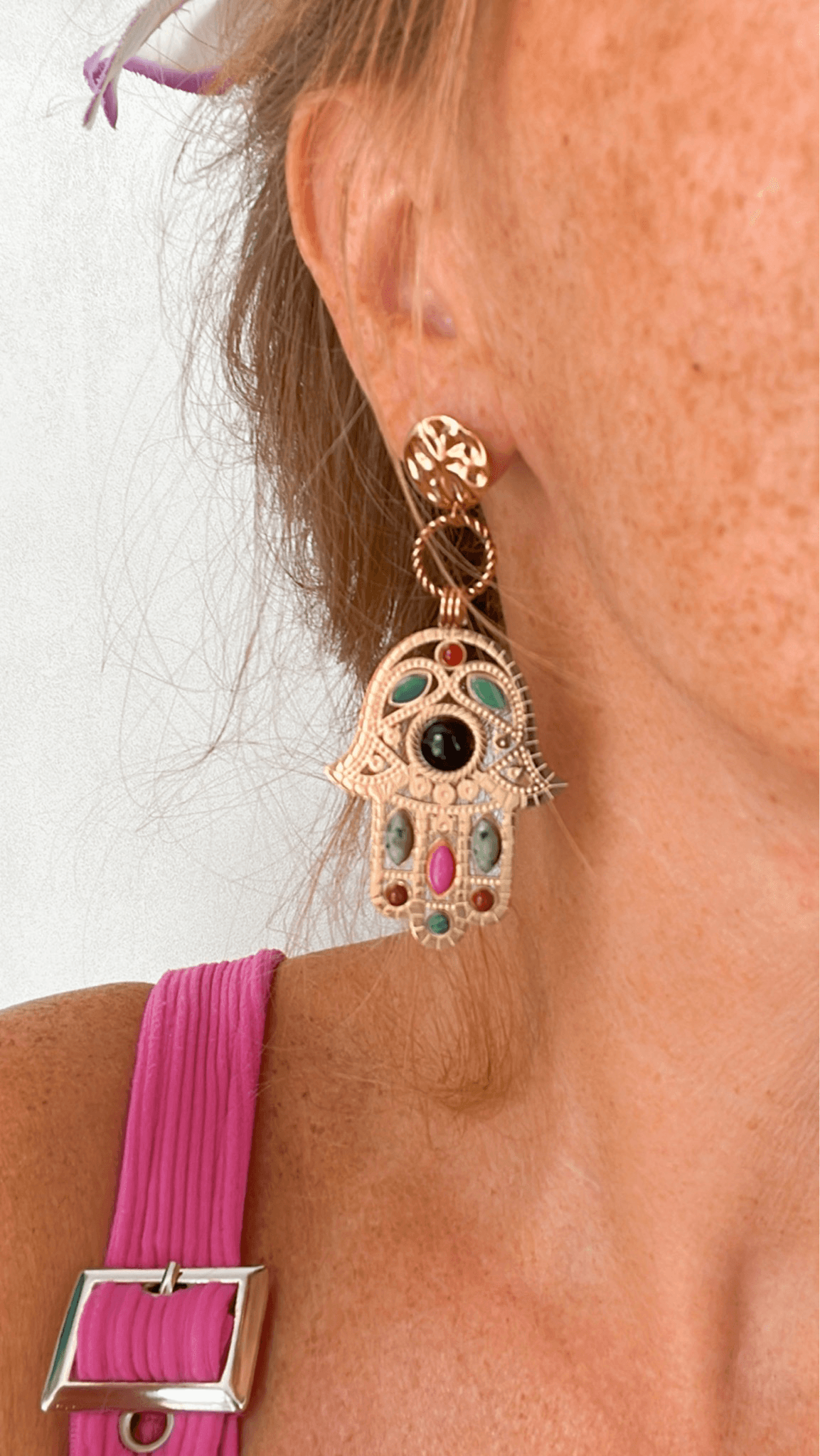 Boucles d’oreilles TALYA main de fatma dorée et touches de couleurs - Créations Uniques