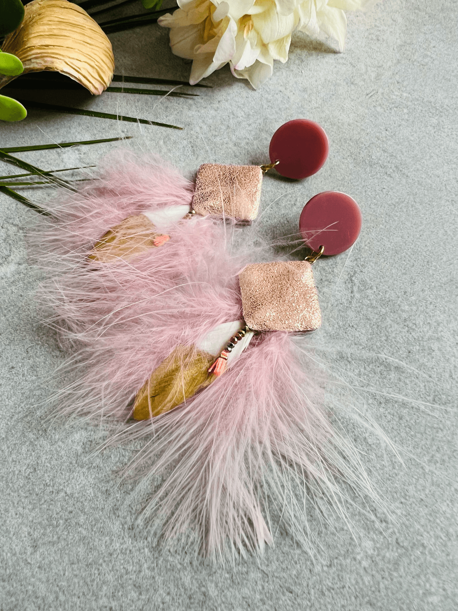 Boucles d’oreilles JONELLE grandes plumes roses - Créations Uniques