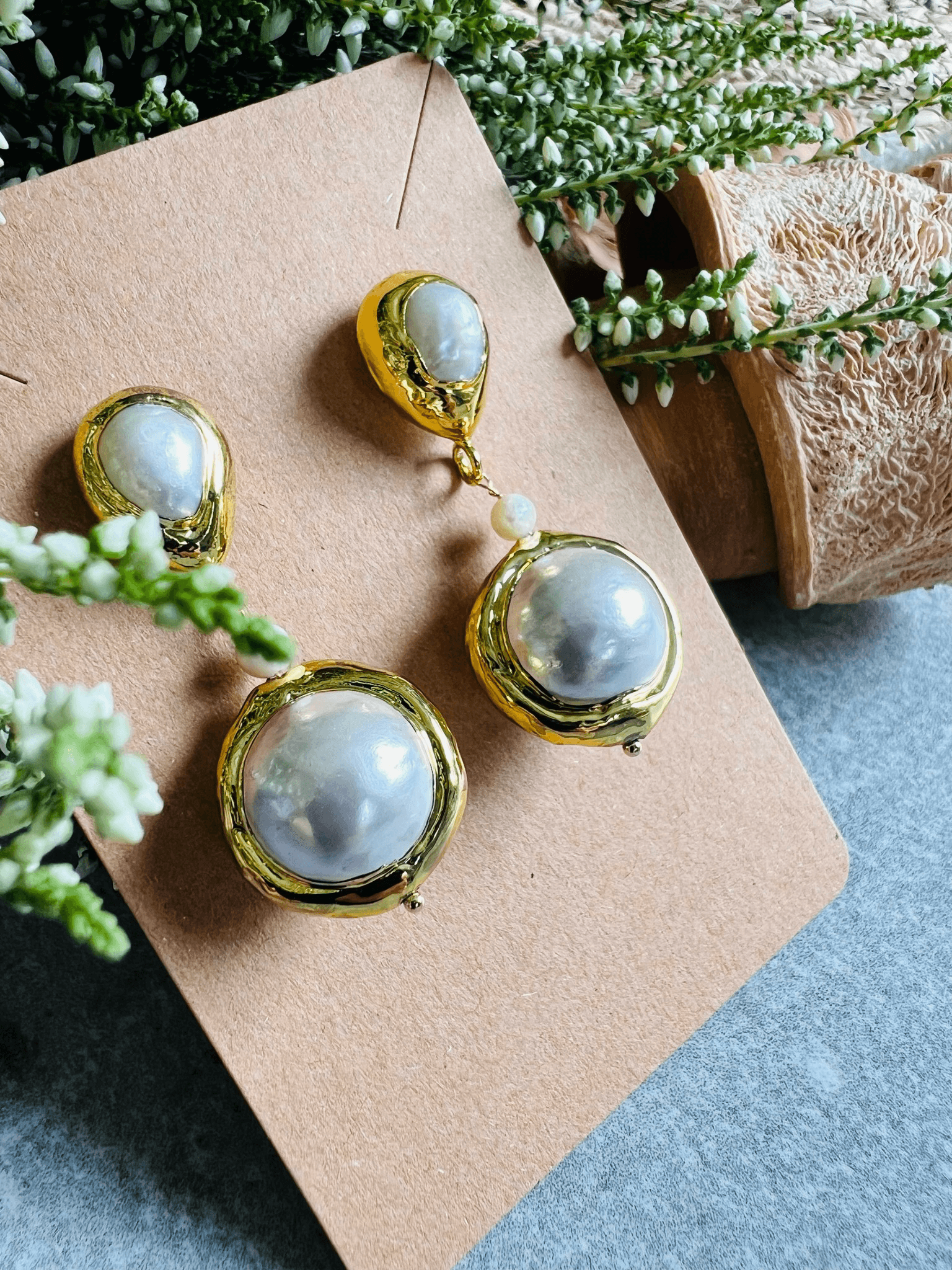 Boucles d’oreilles BETTIE perles blanc nacré - Créations Uniques