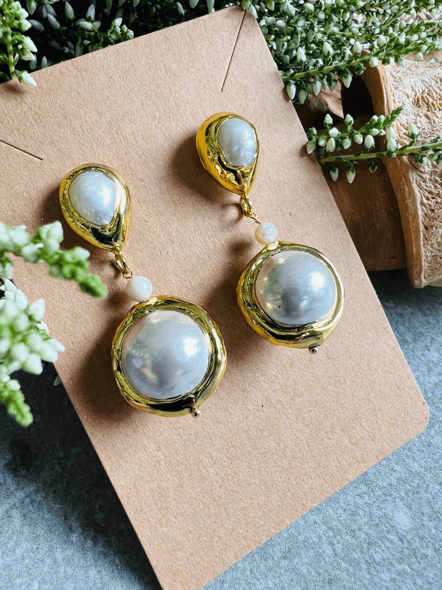 Boucles d’oreilles BETTIE perles blanc nacré - Créations Uniques