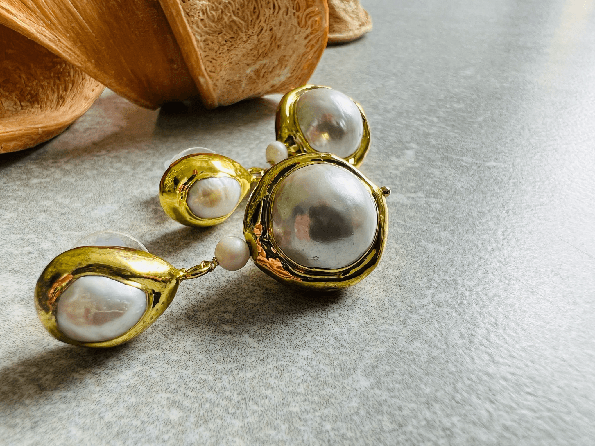 Boucles d’oreilles BETTIE perles blanc nacré - Créations Uniques