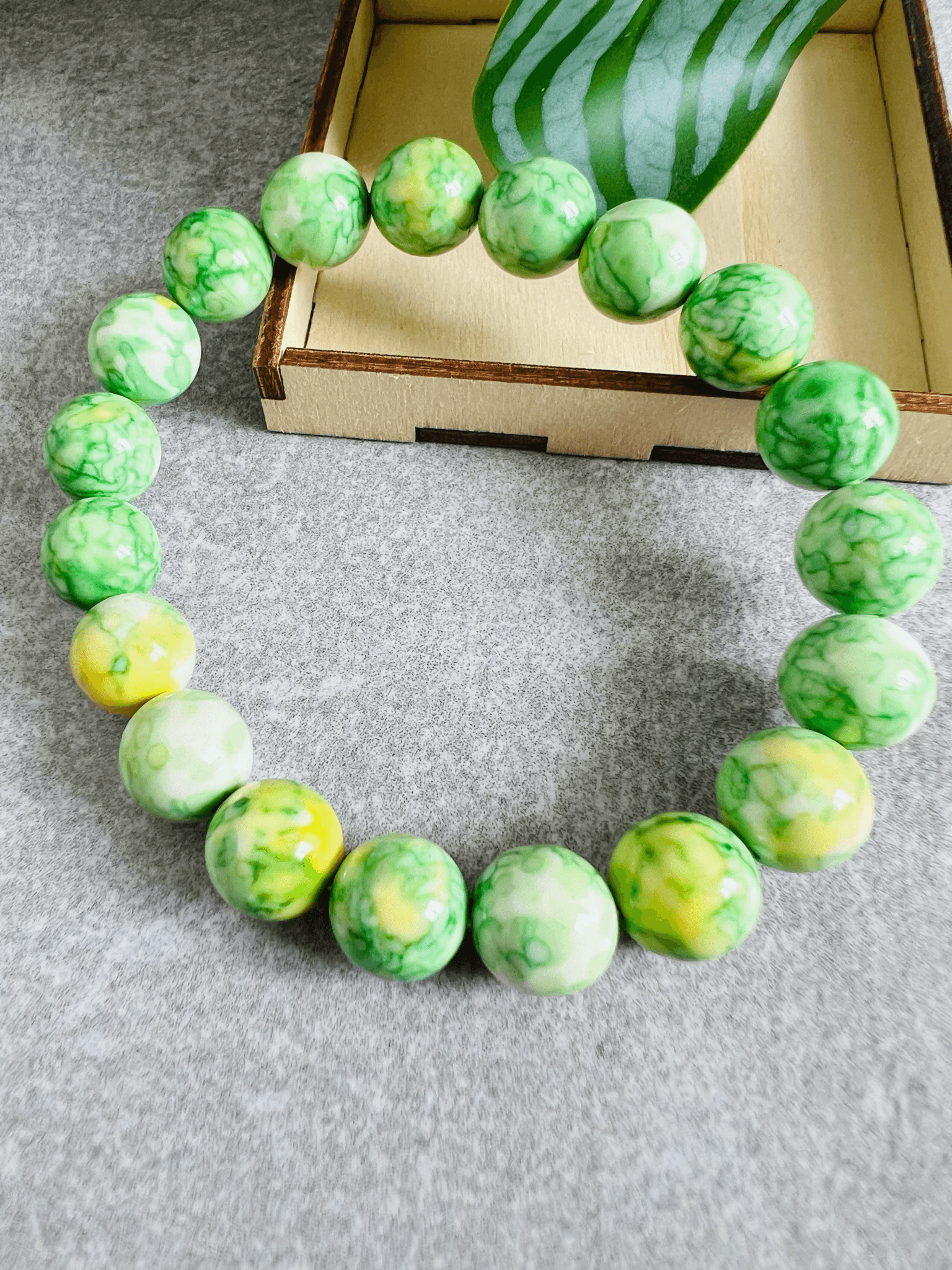 Bracelet VERT POMME perles - Créations Uniques