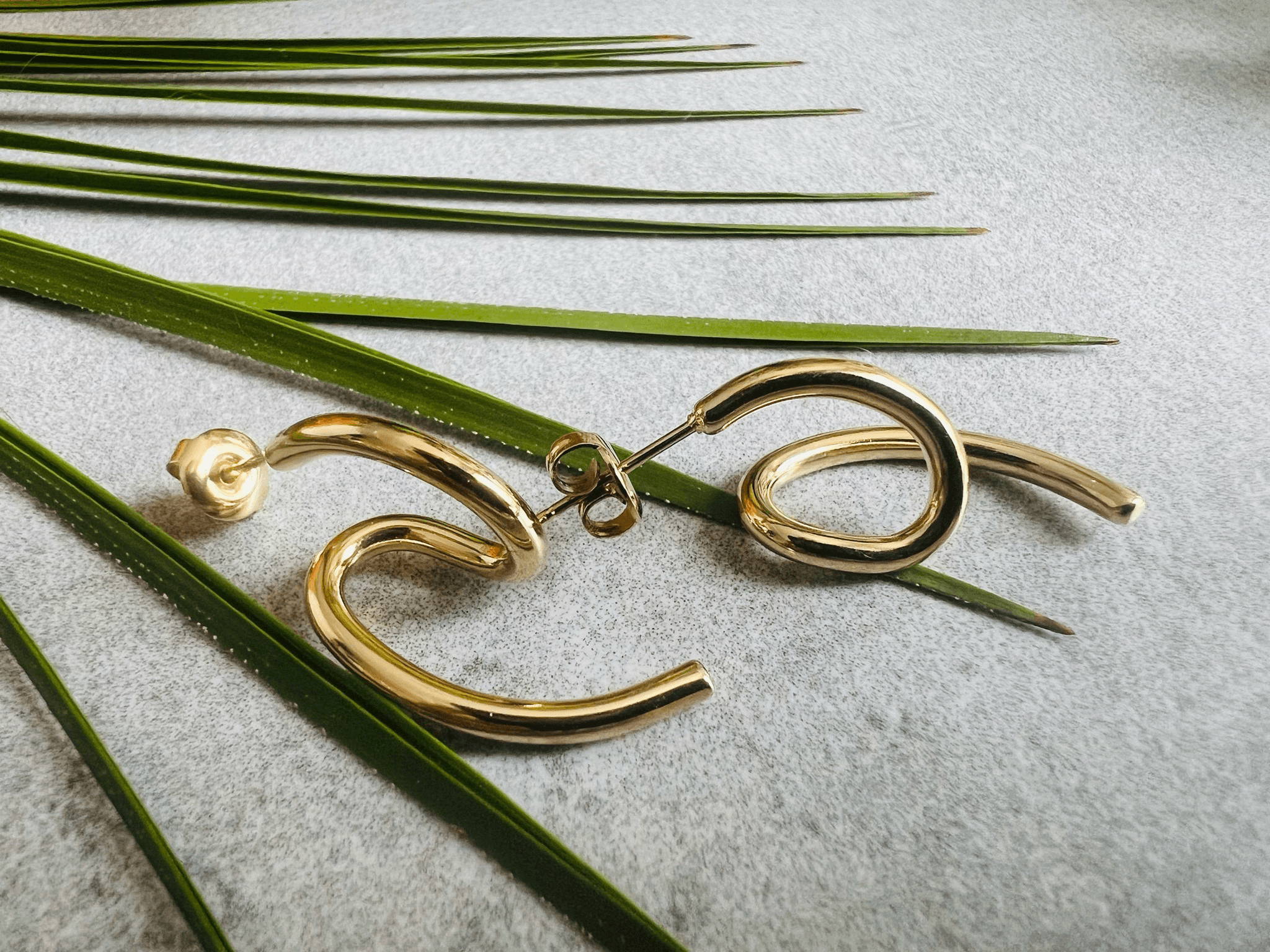 Boucles d’oreilles SYLVIANNE torsion dorée - Créations Uniques