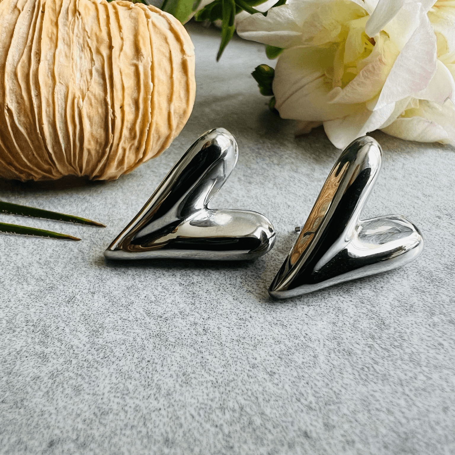 Boucles d’oreilles JAMIE cœurs argentés - Créations Uniques