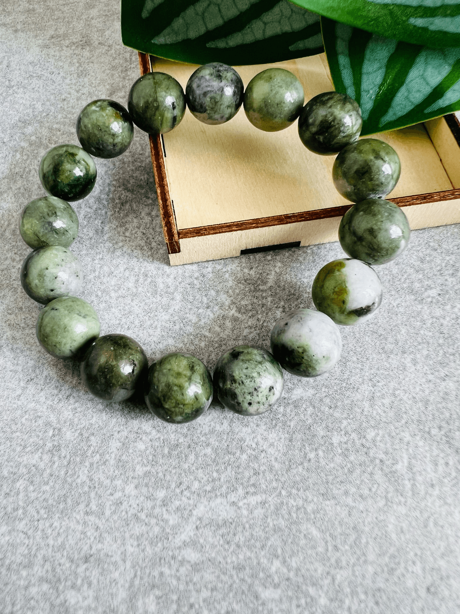 Bracelet perles KAKI - Créations Uniques