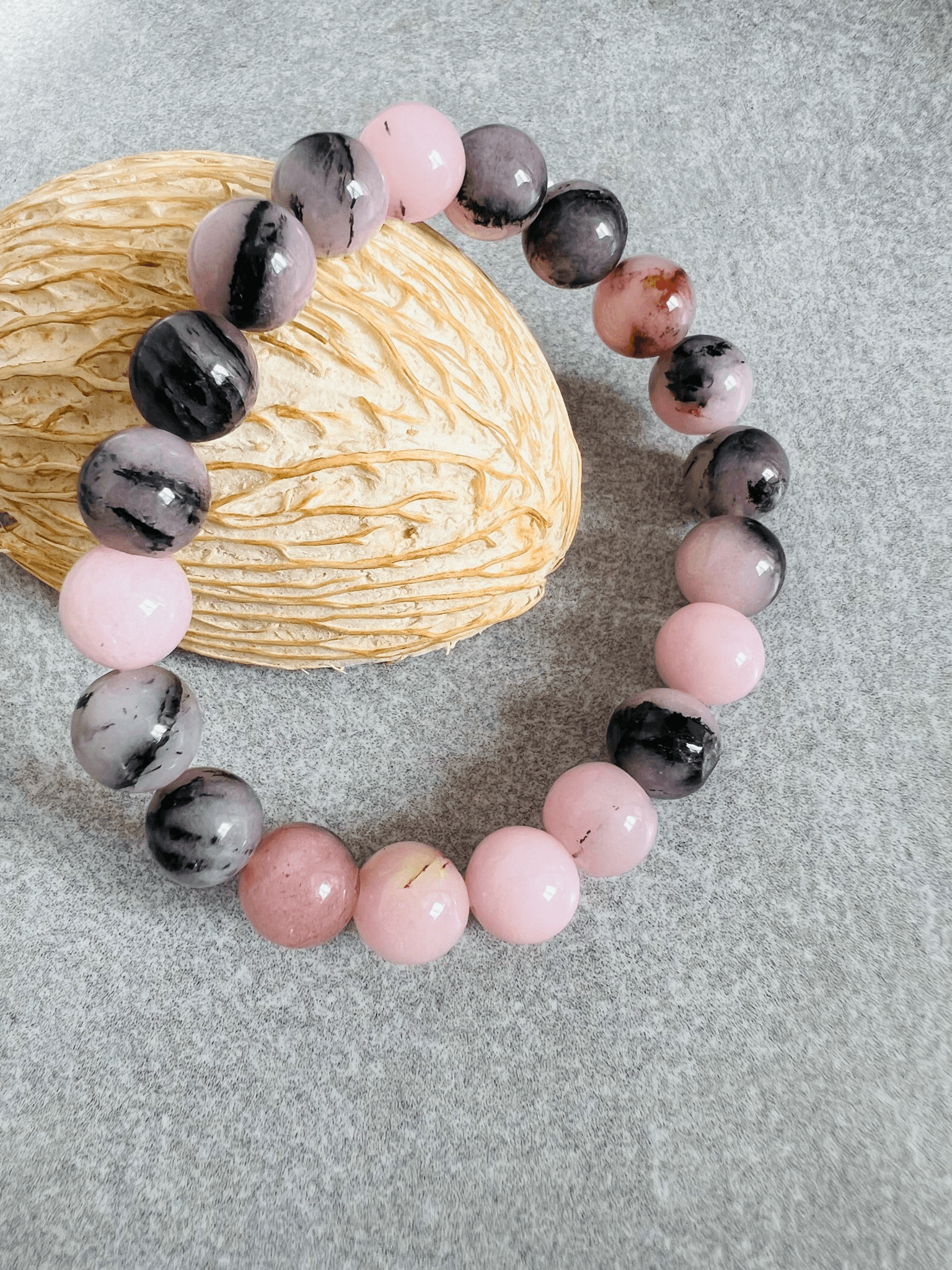 Bracelet perles pastel Noir et Rose clair - Créations Uniques