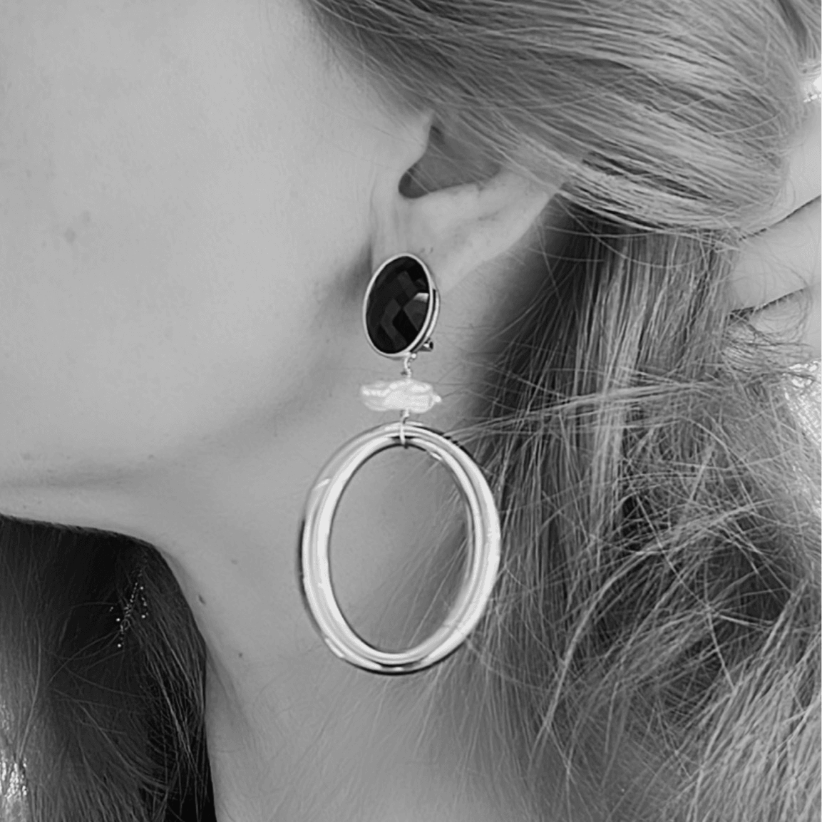 Boucles d’oreilles chic et ovales dorées KLOE - Créations Uniques