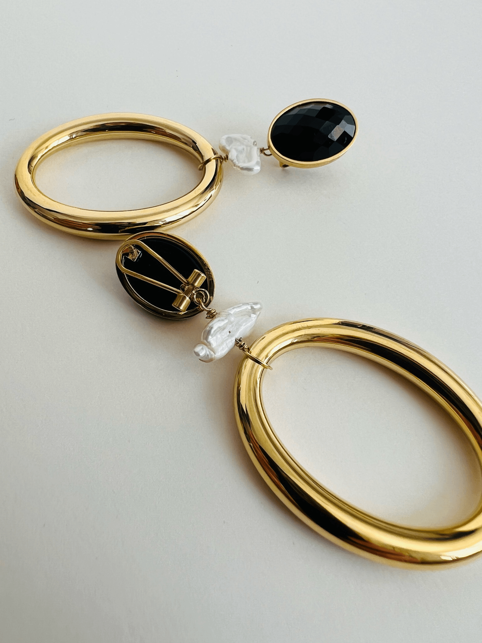 Boucles d’oreilles chic et ovales dorées KLOE - Créations Uniques