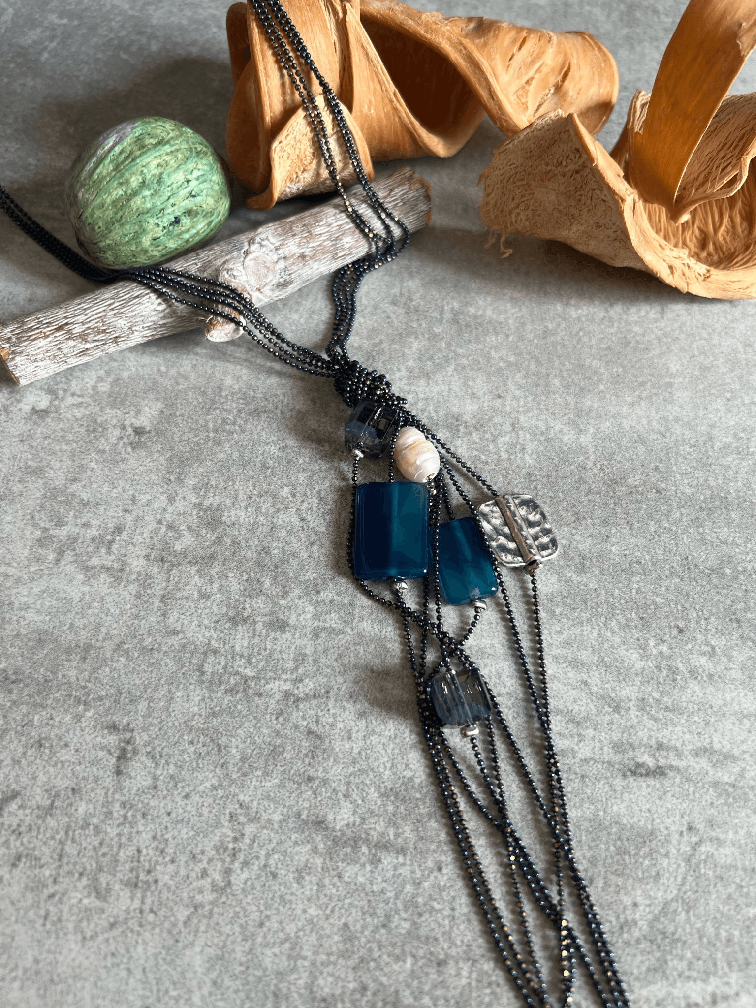 Collier PALOMA perles nuances de bleu - Créations Uniques