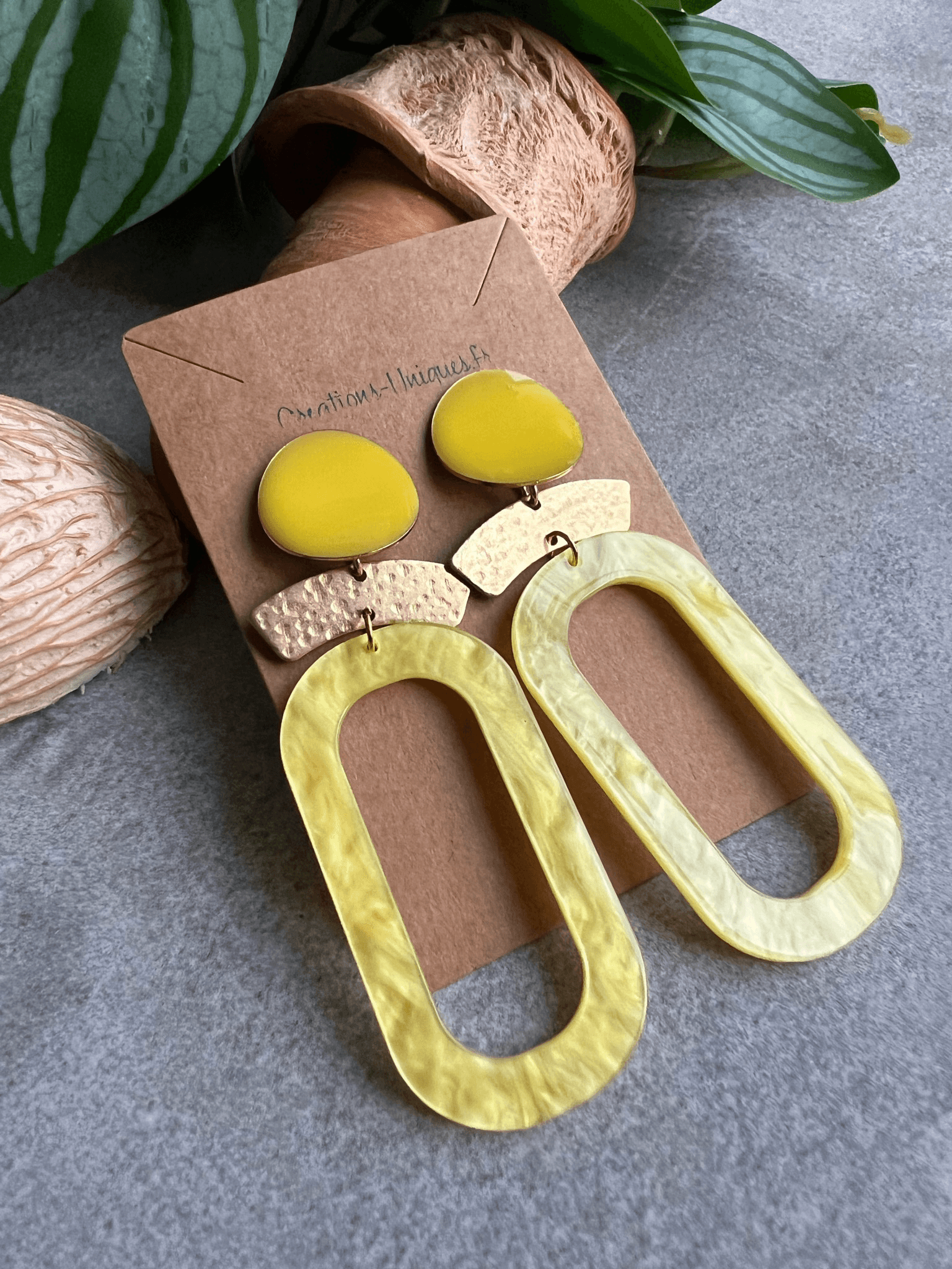 Boucles d’oreilles ROSANA résine total look jaune - Créations Uniques - Créations Uniques