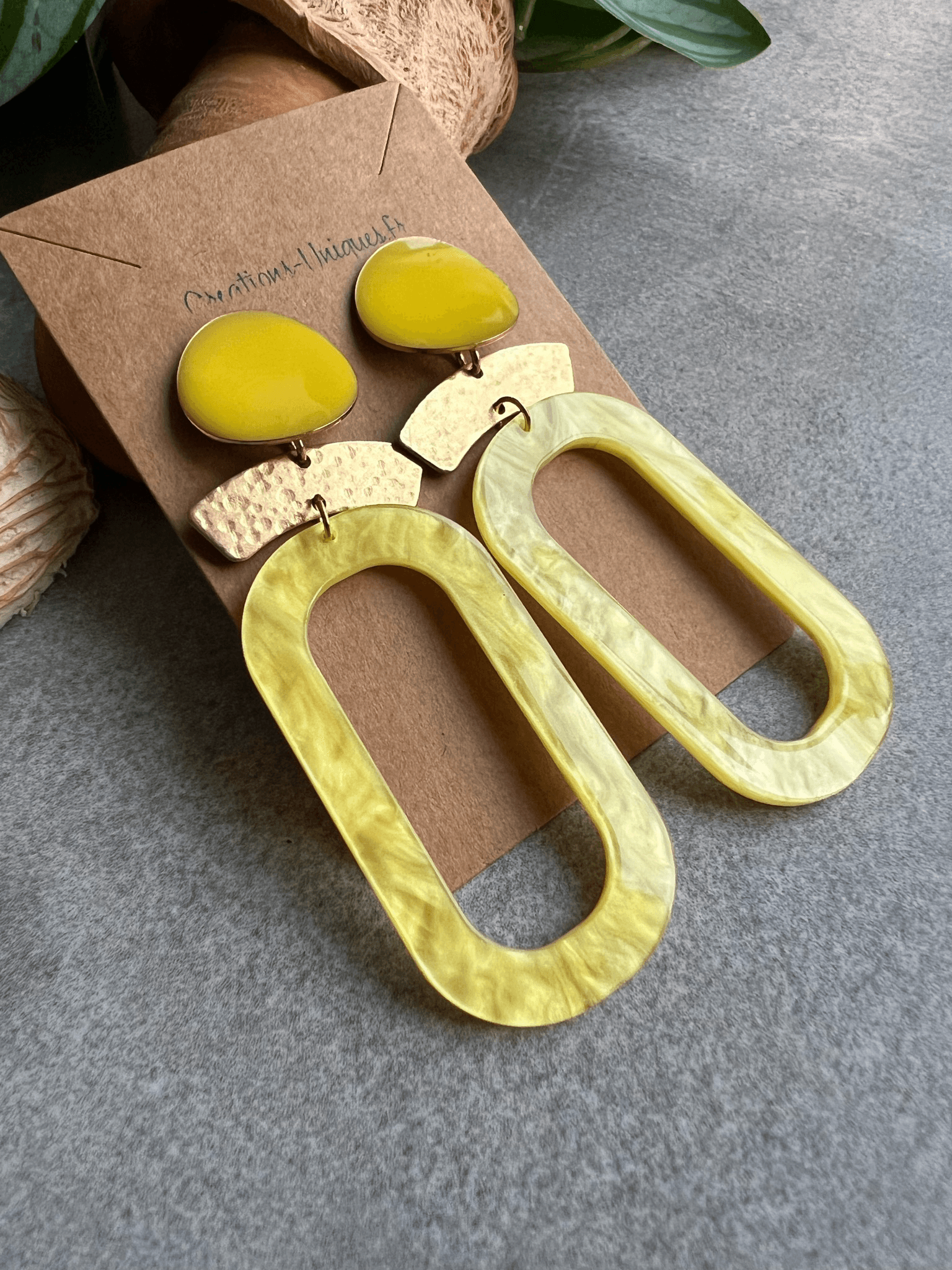 Boucles d’oreilles ROSANA résine total look jaune - Créations Uniques - Créations Uniques
