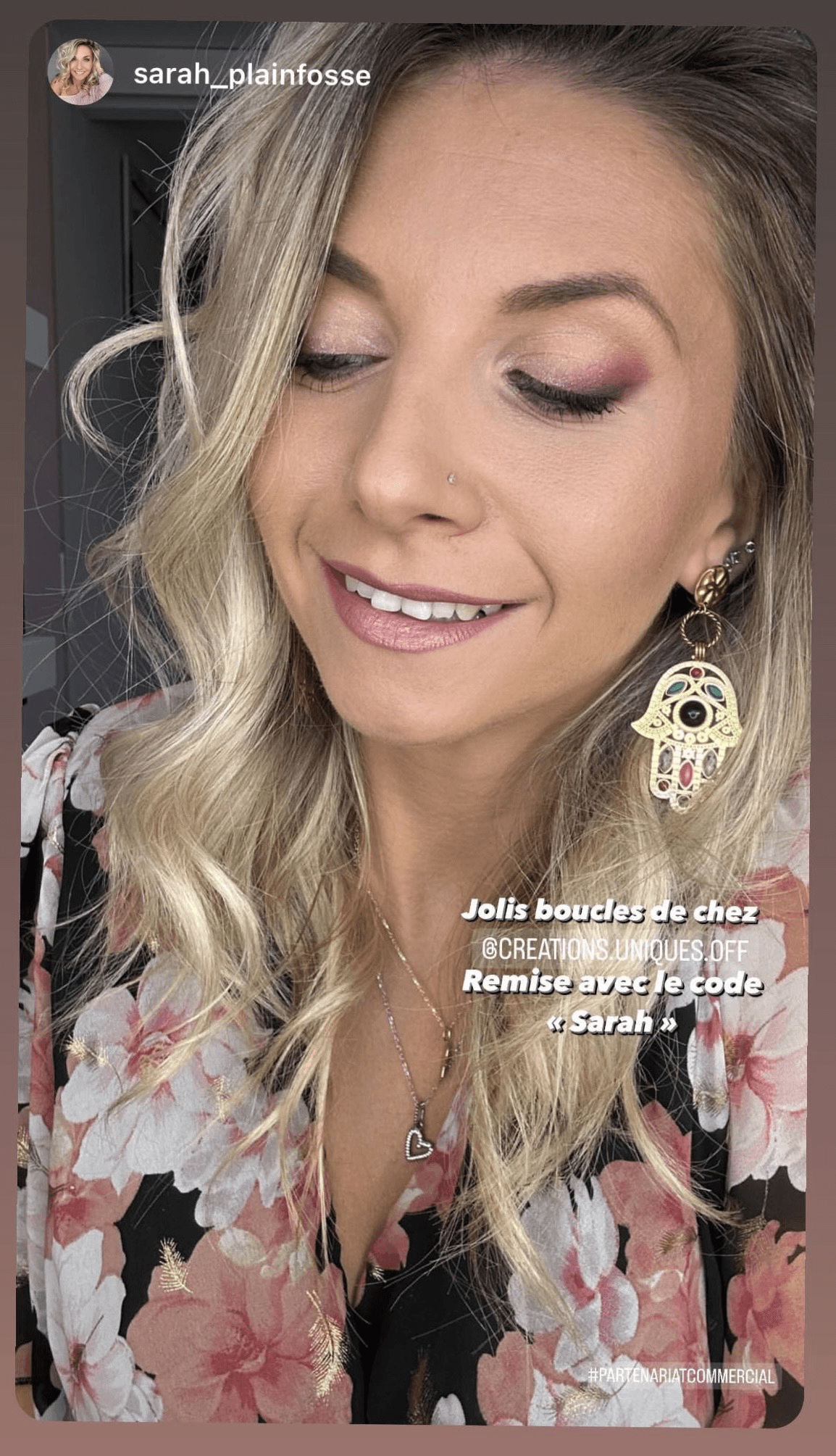 Boucles d’oreilles TALYA main de fatma dorée et touches de couleurs - Créations Uniques