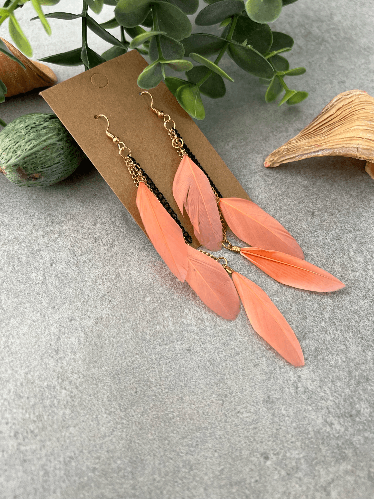 Boucles d’oreilles MARIBETH plumes oranges - Créations Uniques