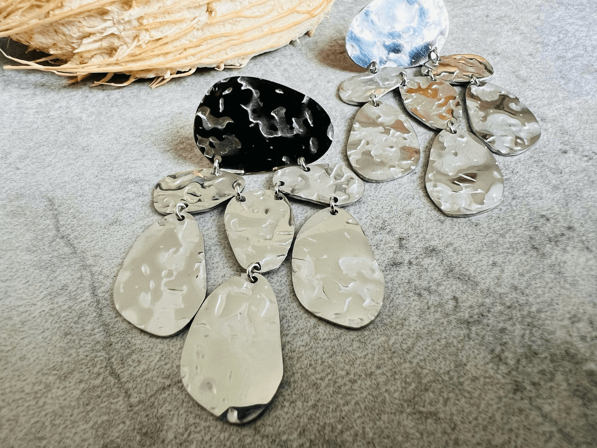 Boucles d’oreilles ARIELLE argentées martelées - Créations Uniques