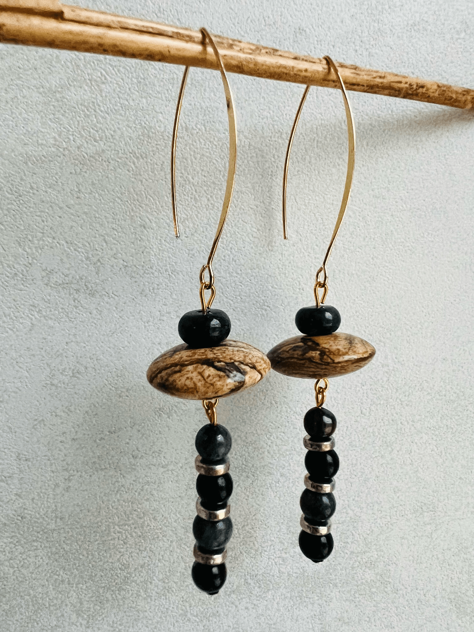 Boucles d’oreilles DANY perles noires et marron - Créations Uniques - Créations Uniques