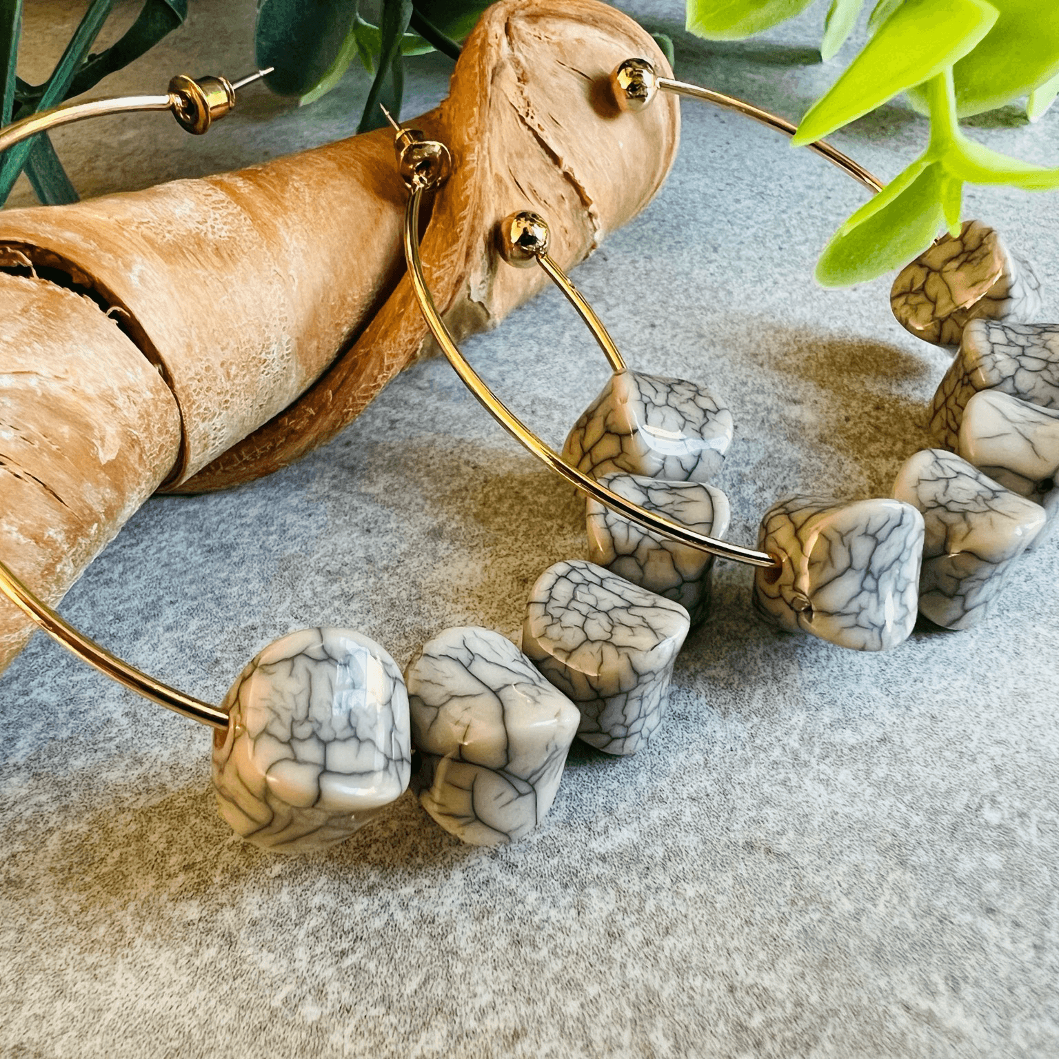 Boucles d’oreilles DONNA anneaux créoles et perles grises - Créations Uniques - Créations Uniques