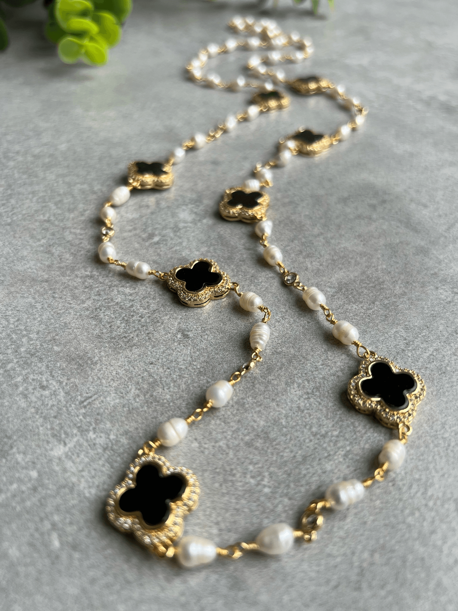 Collier MARSHA sautoir chic, perles eau douce blanc nacré - Créations Uniques