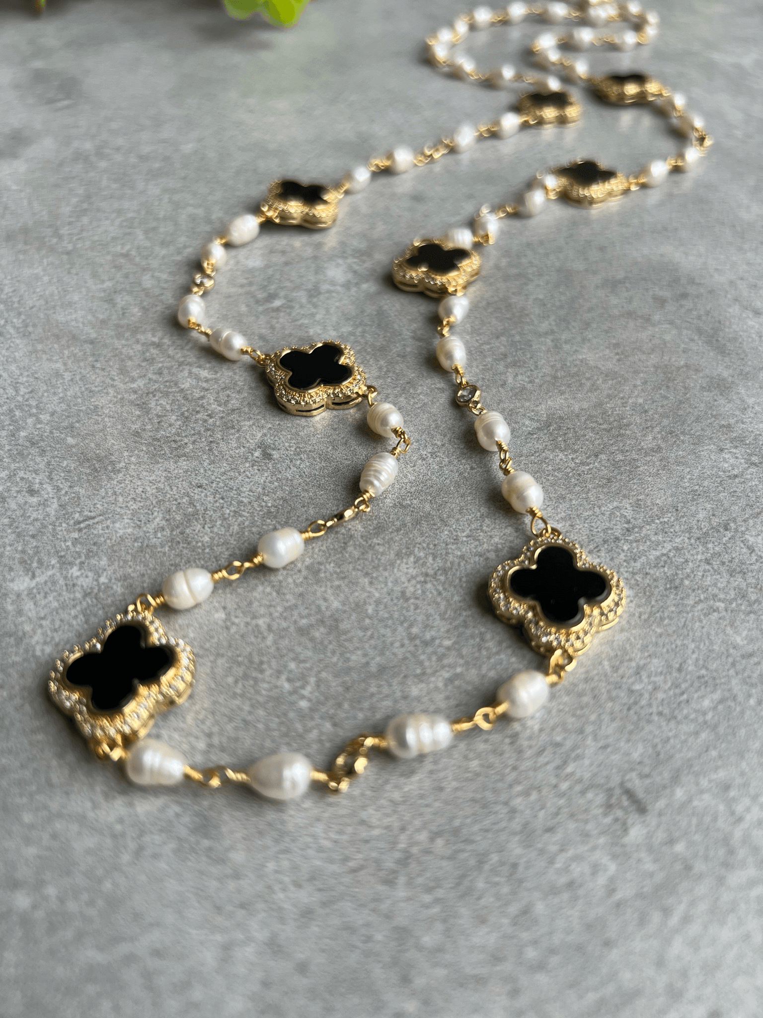 Collier MARSHA sautoir chic, perles eau douce blanc nacré - Créations Uniques