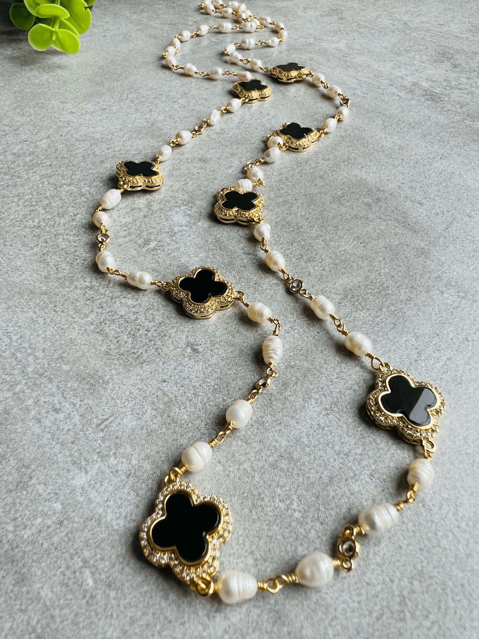 Collier MARSHA sautoir chic, perles eau douce blanc nacré - Créations Uniques